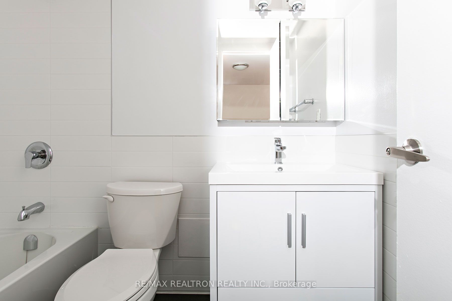 6200 Bathurst Street 1110, Toronto, ON M2R 2A3 photo 5