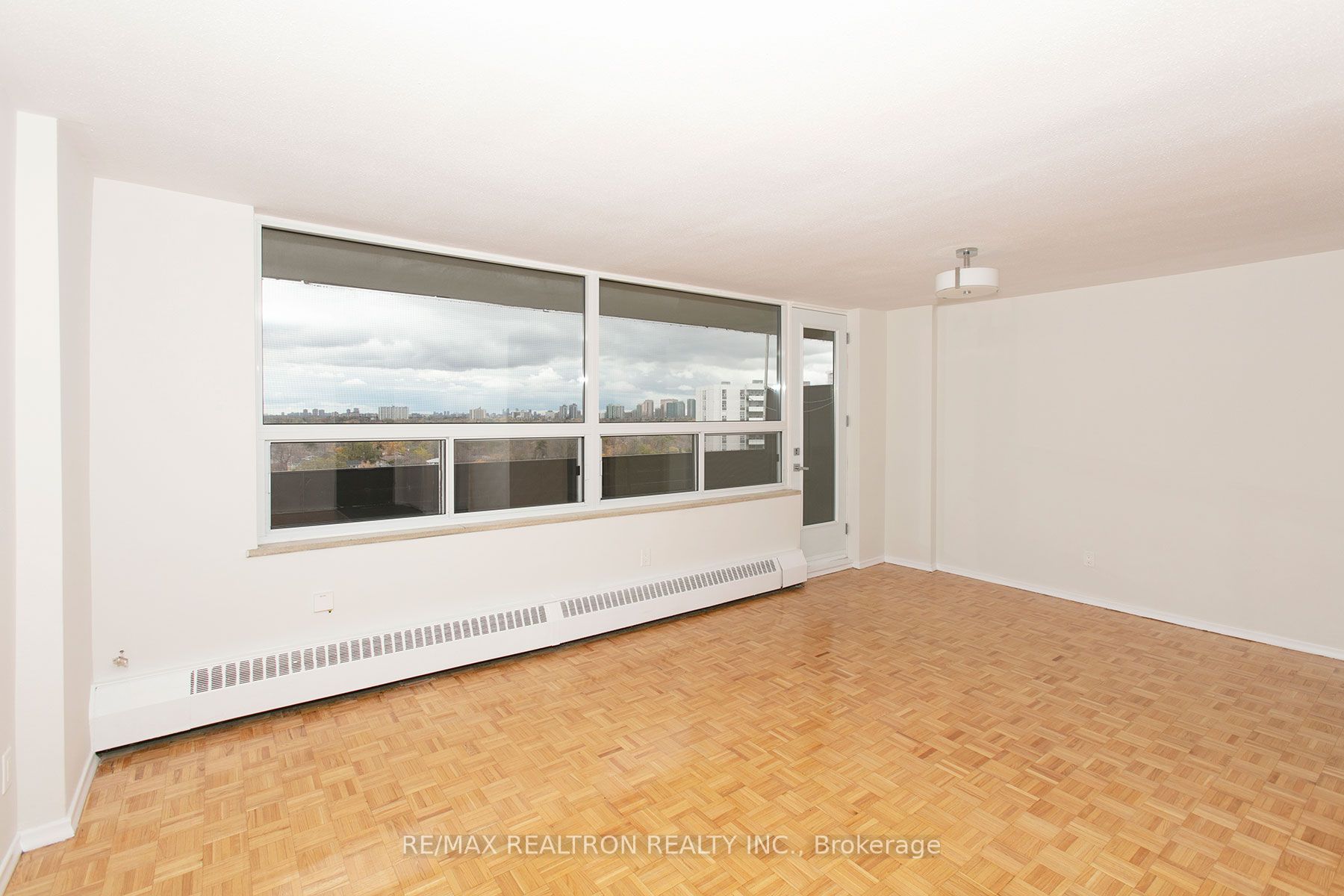 6200 Bathurst Street 601, Toronto, ON M2R 2A3 photo 2