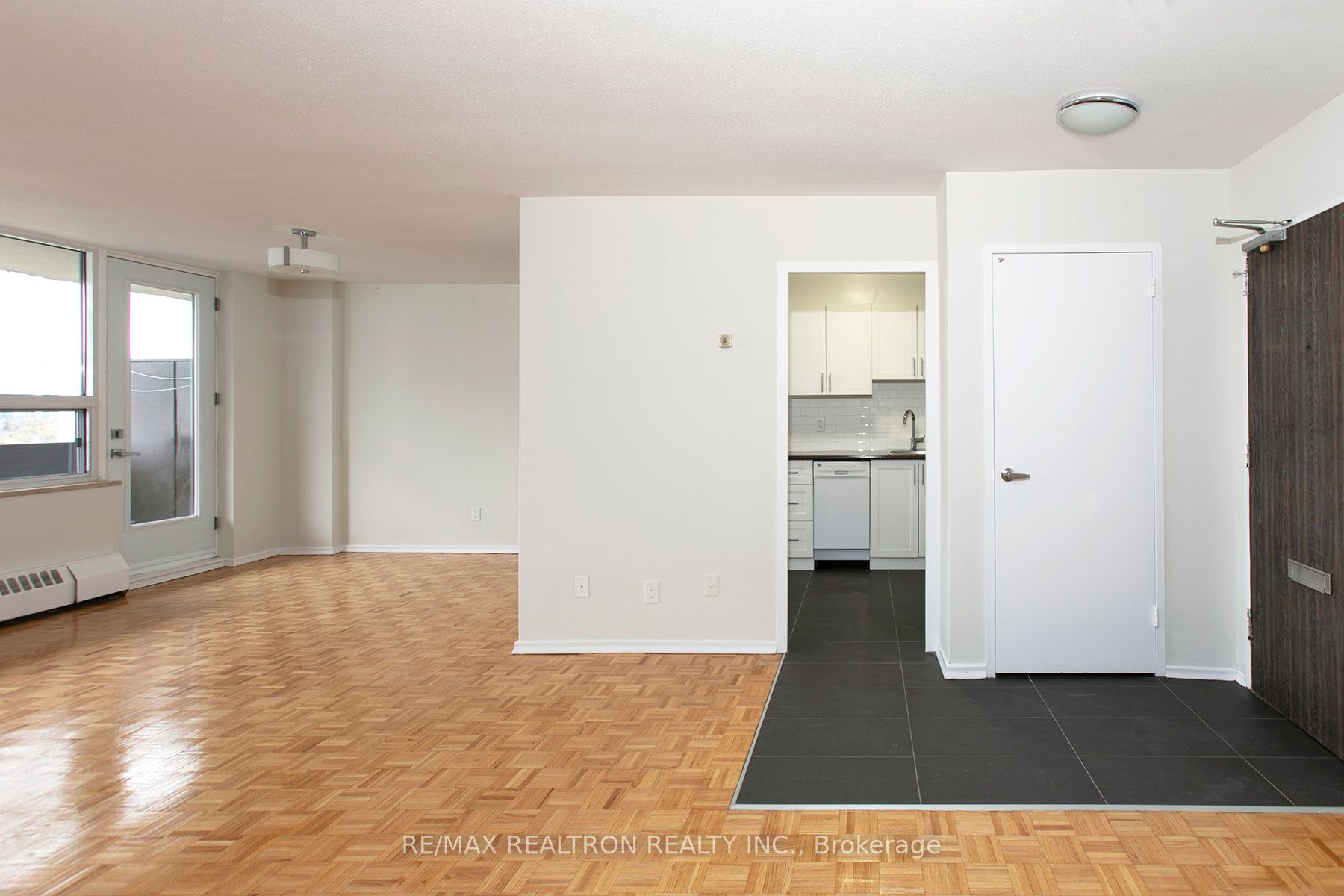6200 Bathurst Street 601, Toronto, ON M2R 2A3 photo 4