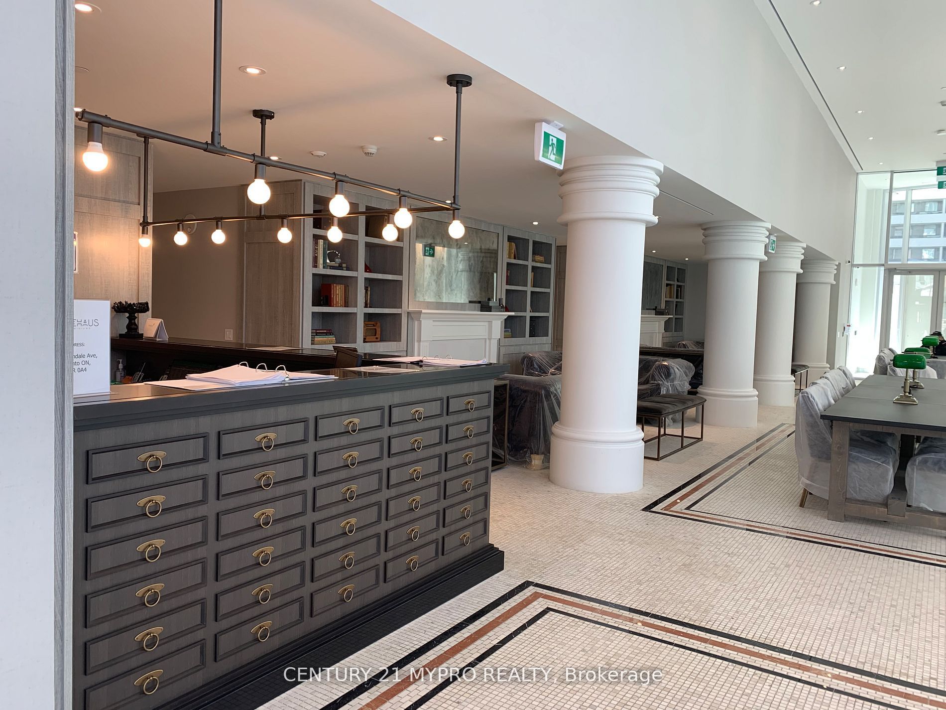 33 Helendale Avenue 1306, Toronto, ON M4R 0A5 photo 3