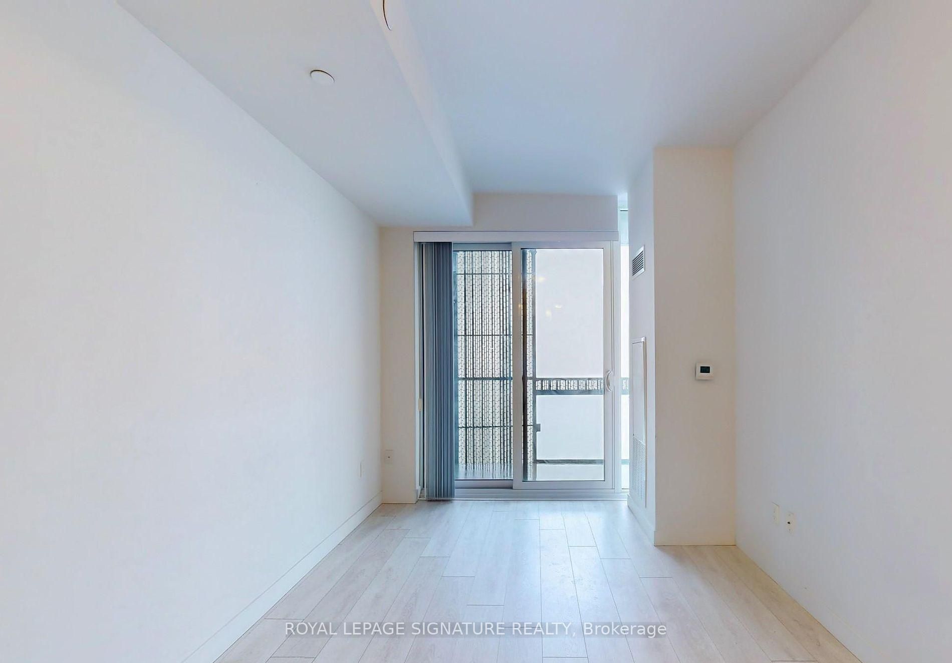8 Eglinton Avenue E 3710, Toronto, ON M4P 1A6 photo 5
