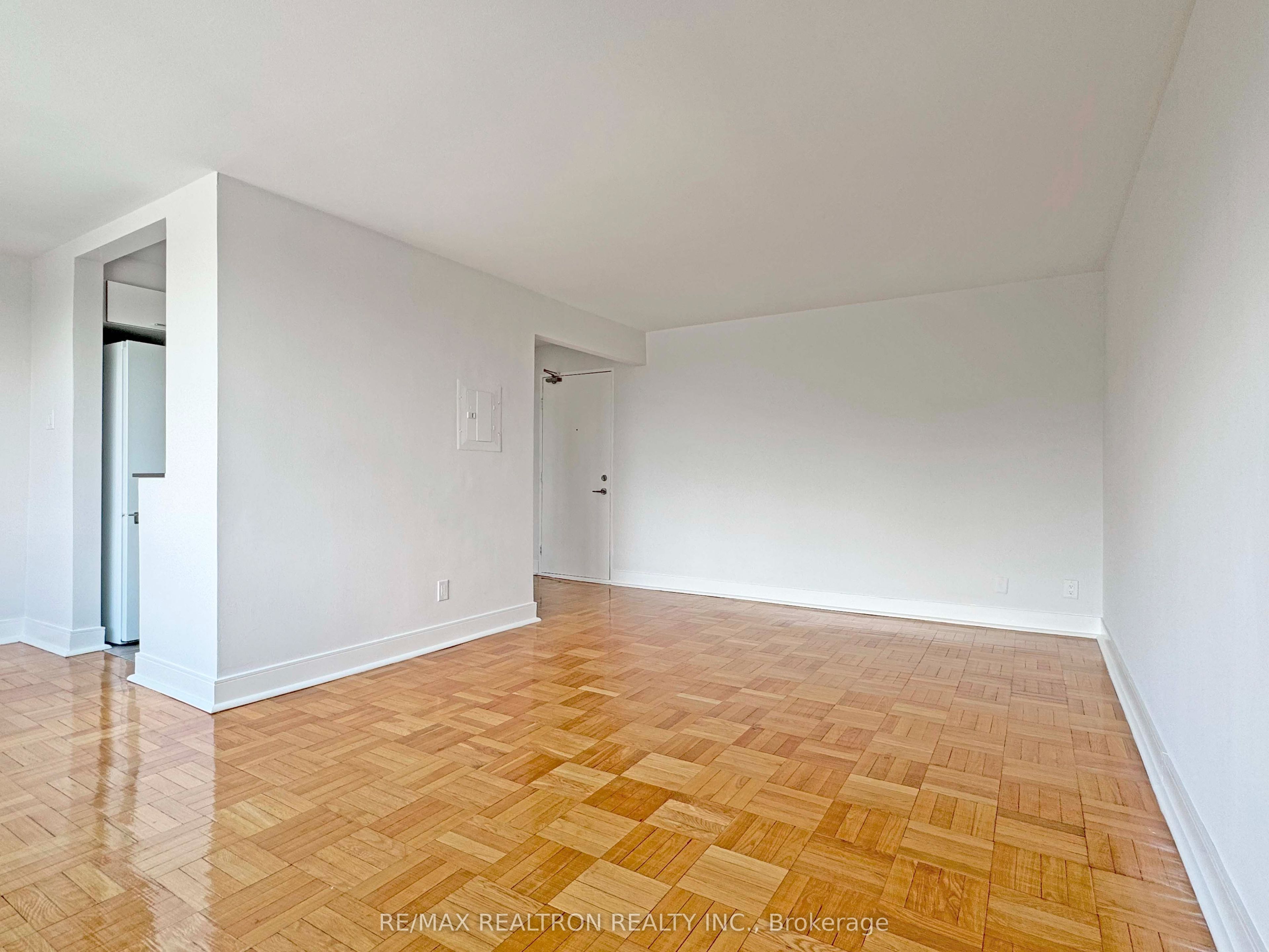 1545 Bathurst Street 308, Toronto, ON M5P 3H6 photo 2