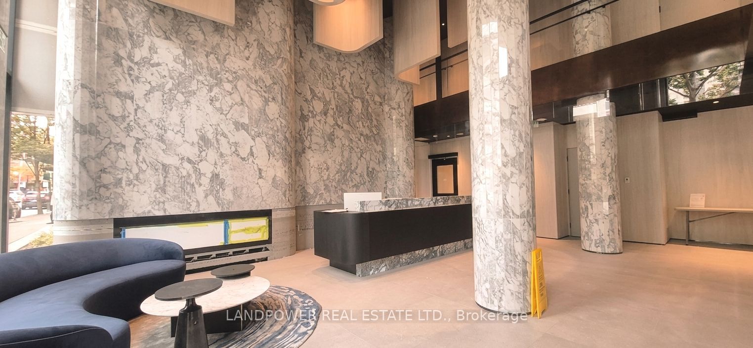 91 Montclair Avenue 802, Toronto, ON M5P 0B1 photo 5