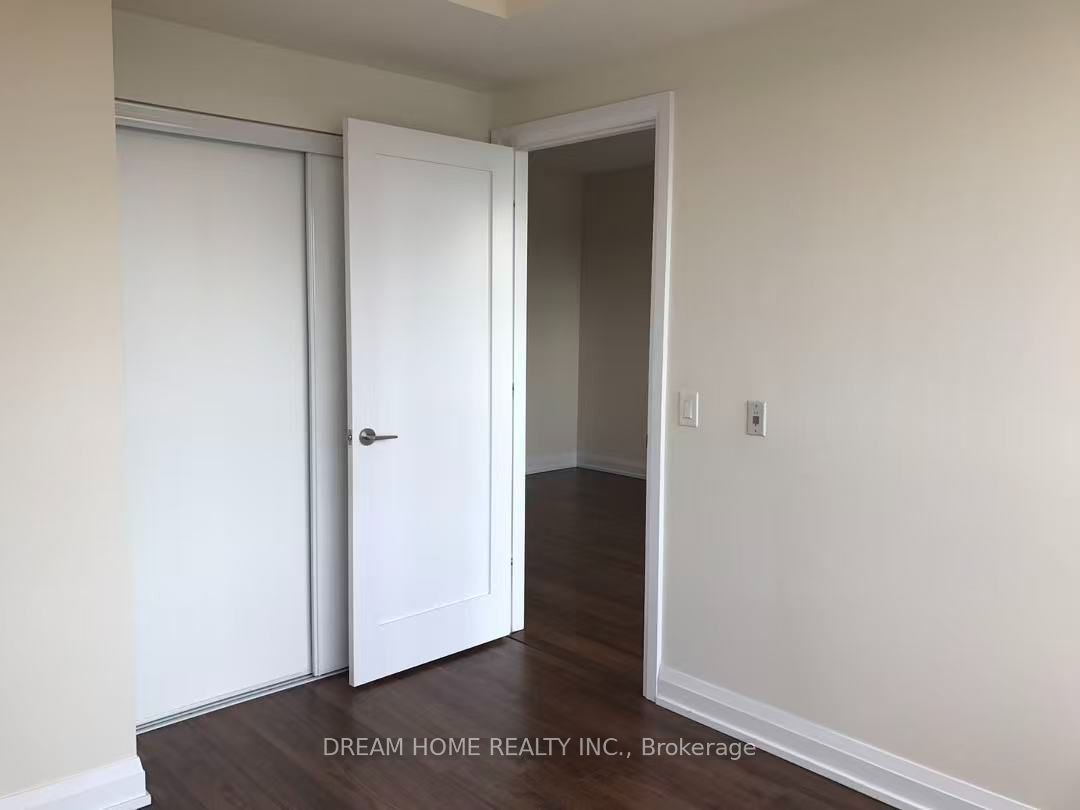 5 Shepperd Avenue E 2119, Toronto, ON L3R 2N7 photo 3