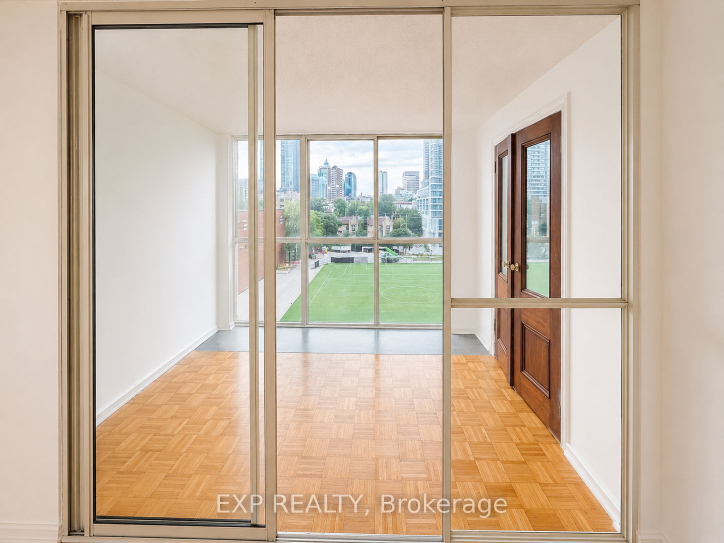 15 Maitland Place 705, Toronto, ON M4Y 2X3 photo 5