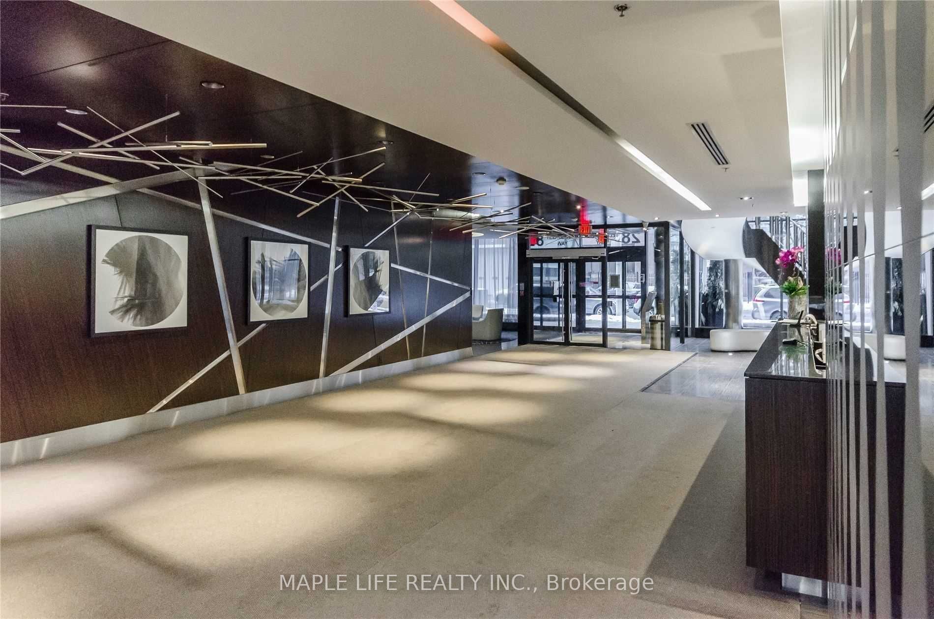 28 Ted Rogers Way 1802, Toronto, ON M4Y 2J4 photo 3