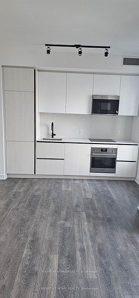 108 Peter Street 2302, Toronto, ON M5V 2G7 photo 3