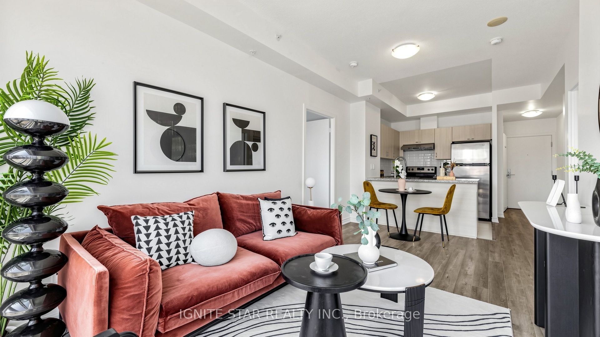 5740 Yonge Street 1201, Toronto, ON M2M 0B1 photo 2