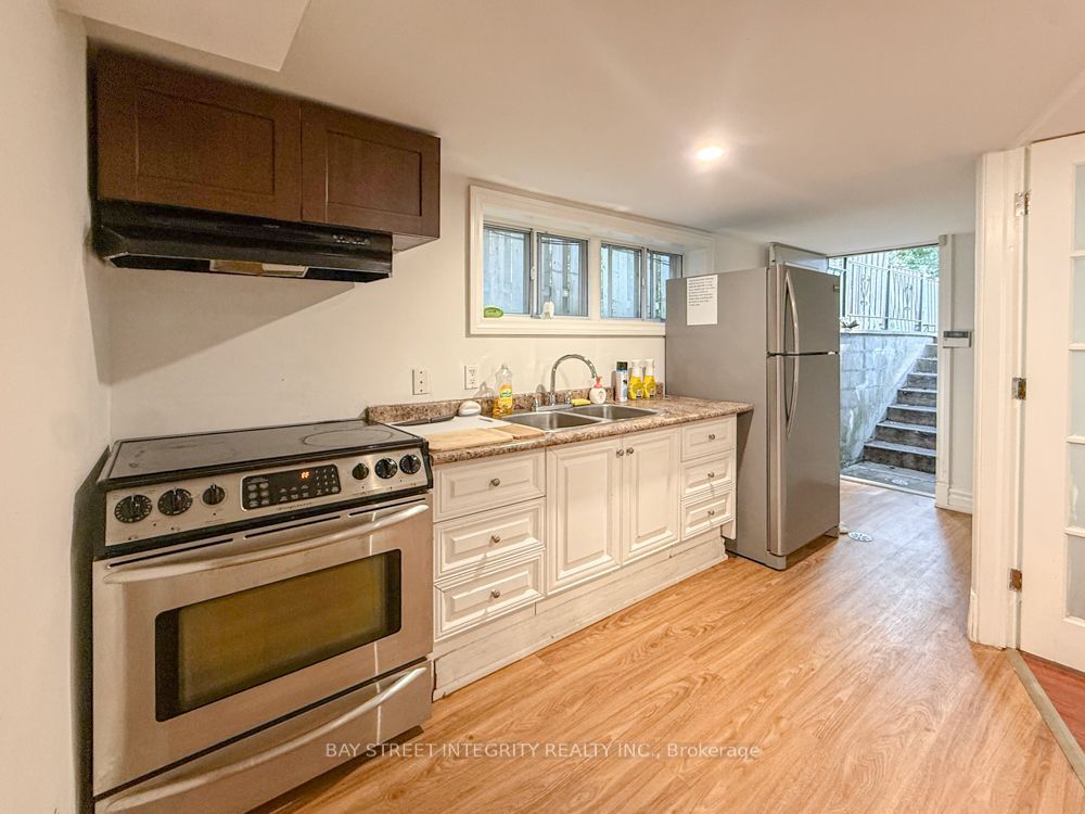 275 Estelle Avenue Lower, Toronto, ON M2N 5J4