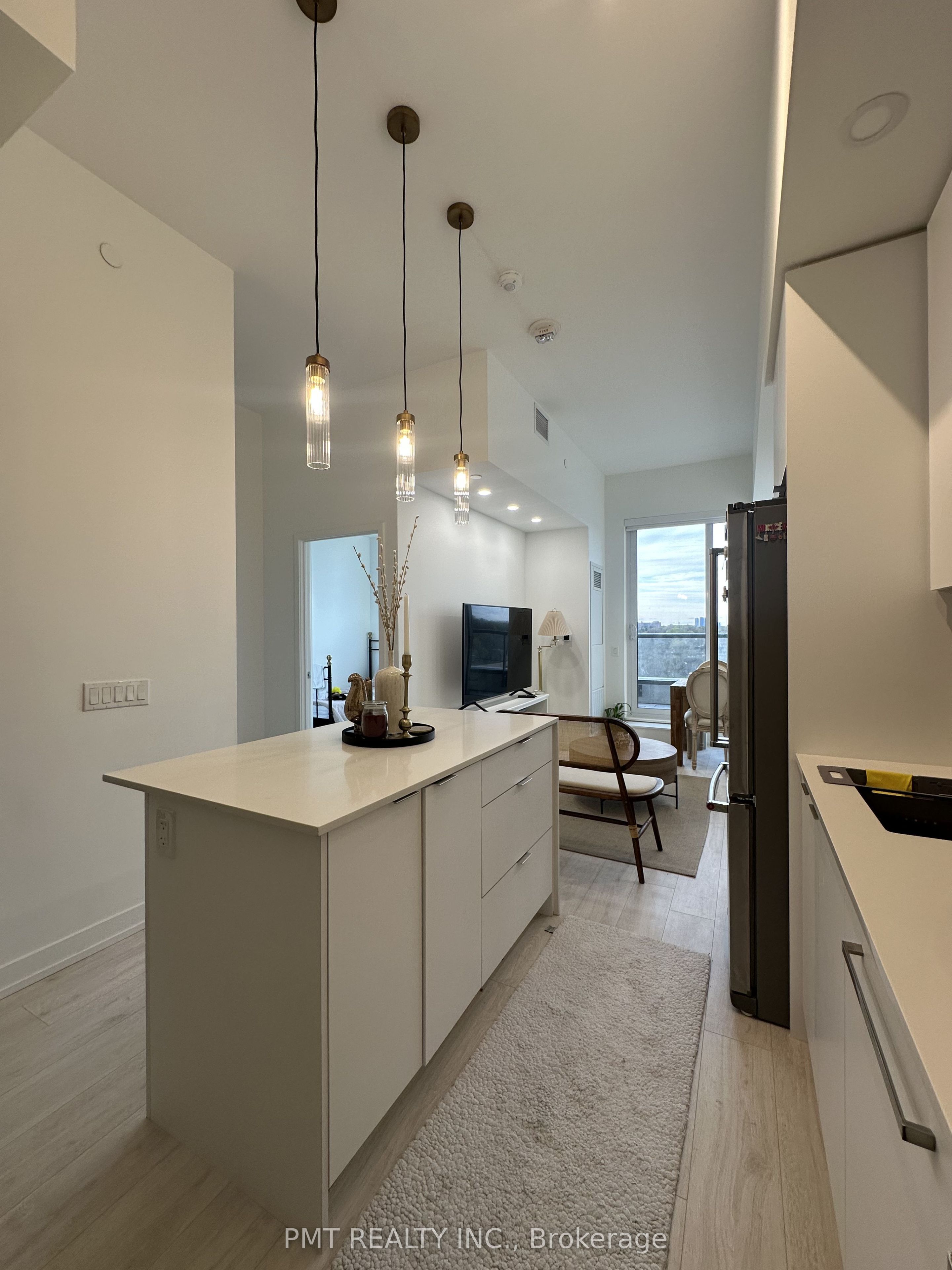 181 Sheppard Avenue E 801, Toronto, ON M2N 3A6 photo 2