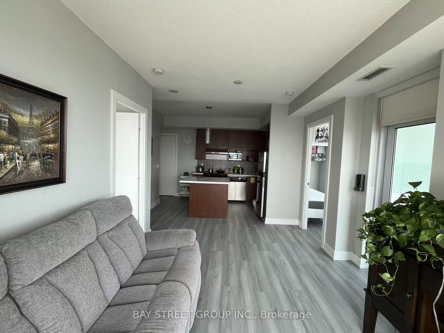 120 Homewood Avenue 3807, Toronto, ON M4Y 2J3 photo 3
