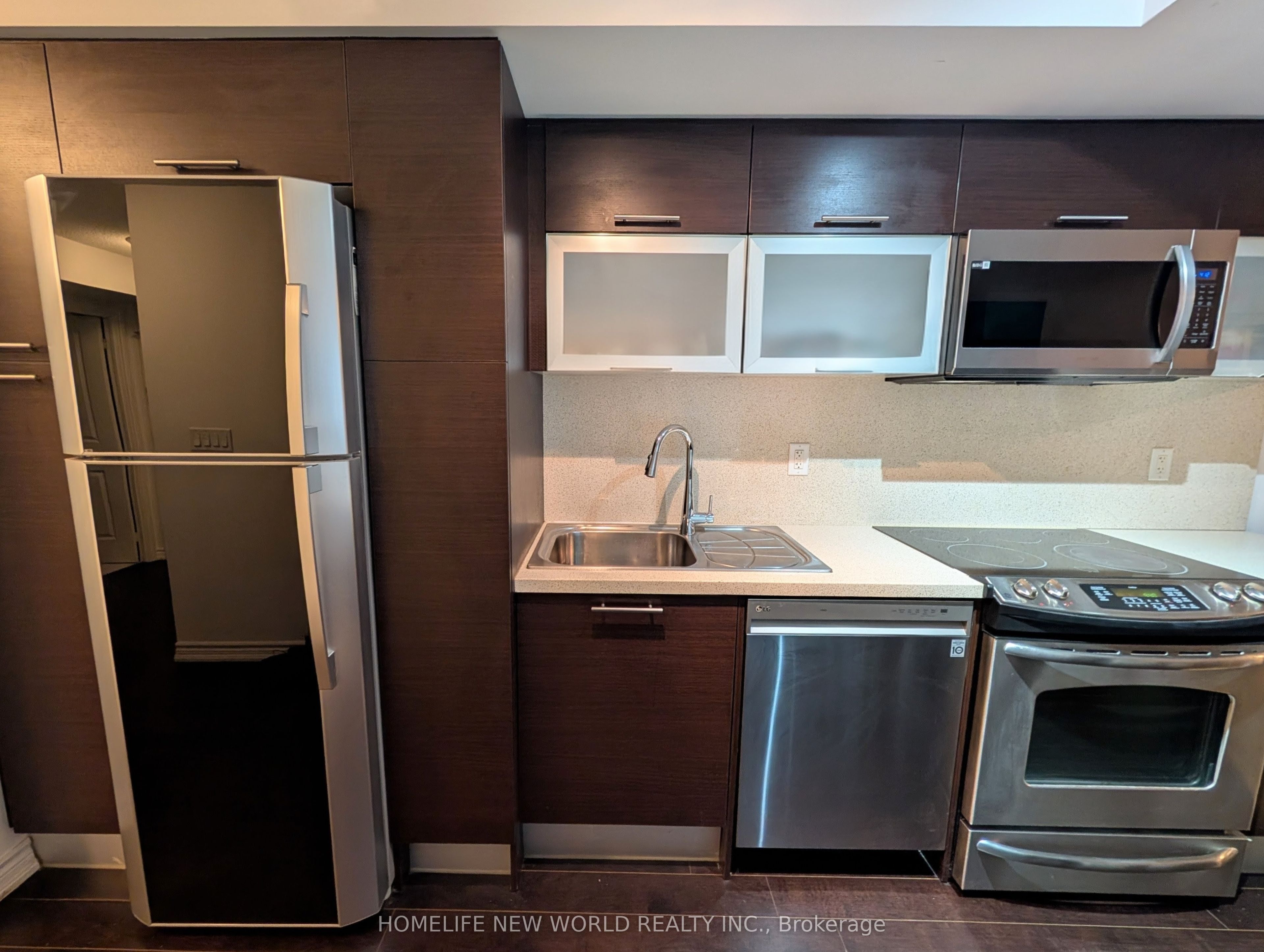 386 Yonge Street 1401, Toronto, ON M5B 0A5 photo 2