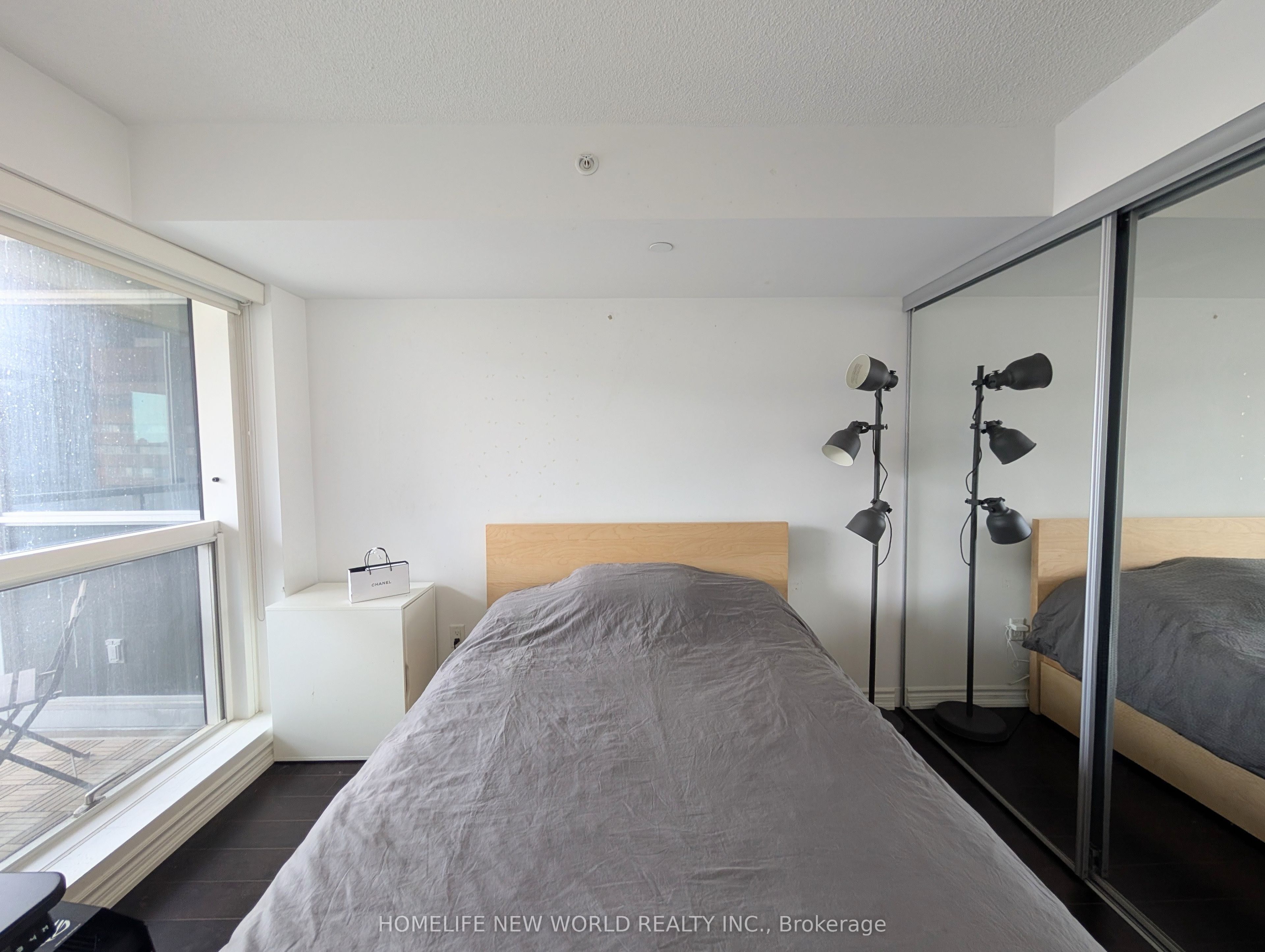 386 Yonge Street 1401, Toronto, ON M5B 0A5 photo 5
