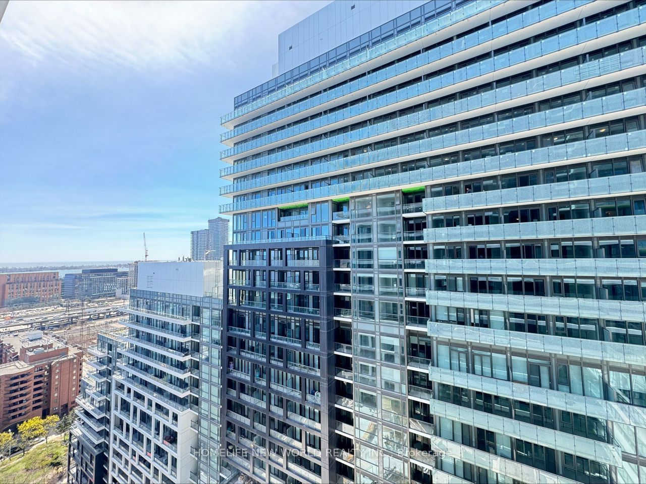 70 Princess Street 2212 E, Toronto, ON M5A 0X6 photo 2