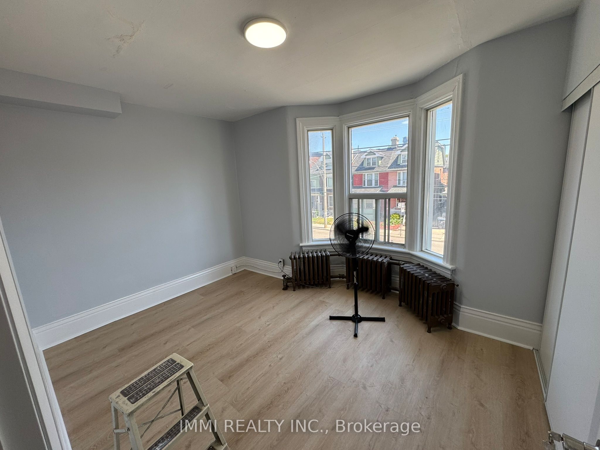 618 Bathurst Street 201, Toronto, ON M5S 2R1