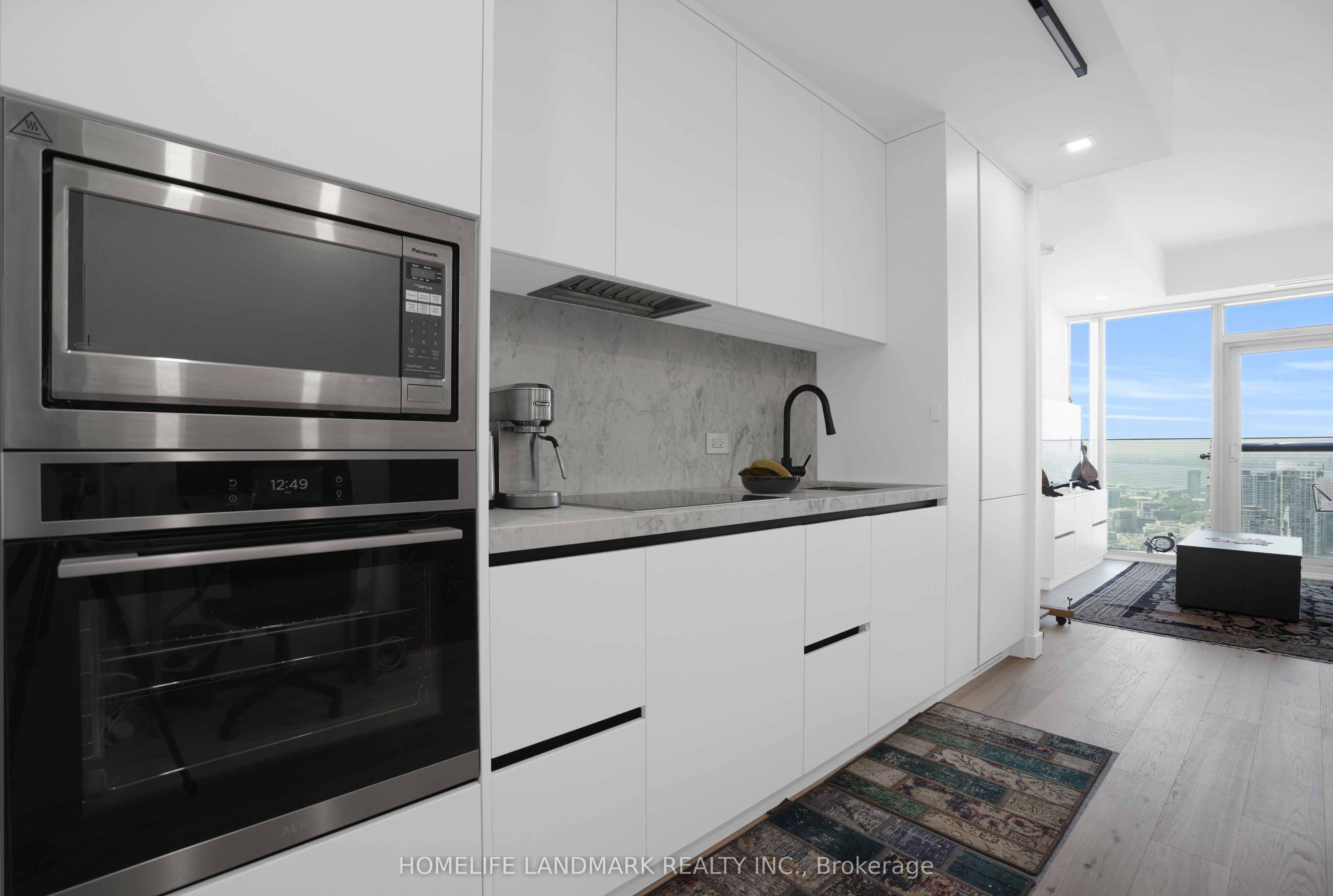 14 York Street 5207, Toronto, ON M5J 0B1 photo 4