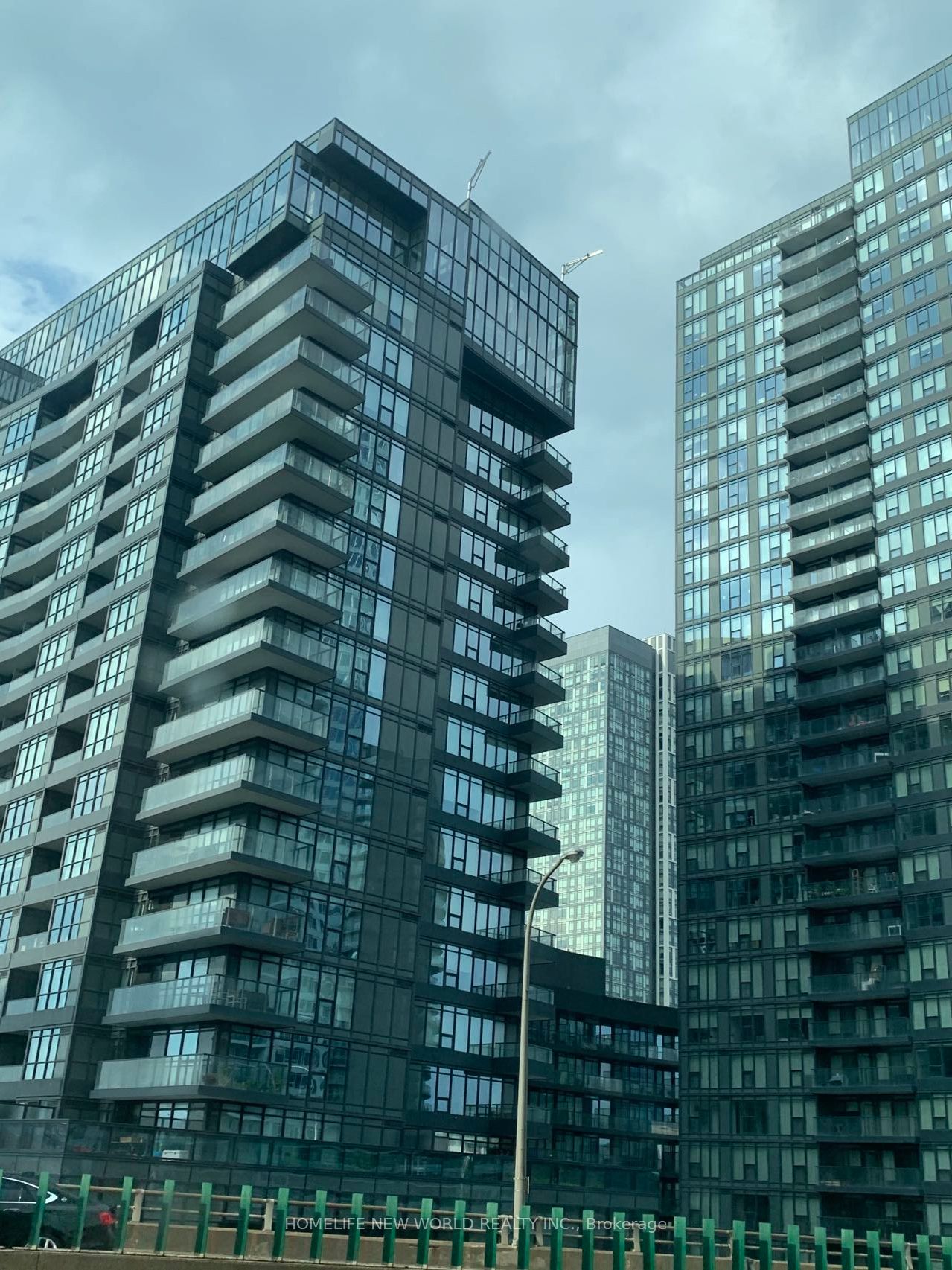 80 Queens Wharf Road 2010, Toronto, ON M5V 0J3