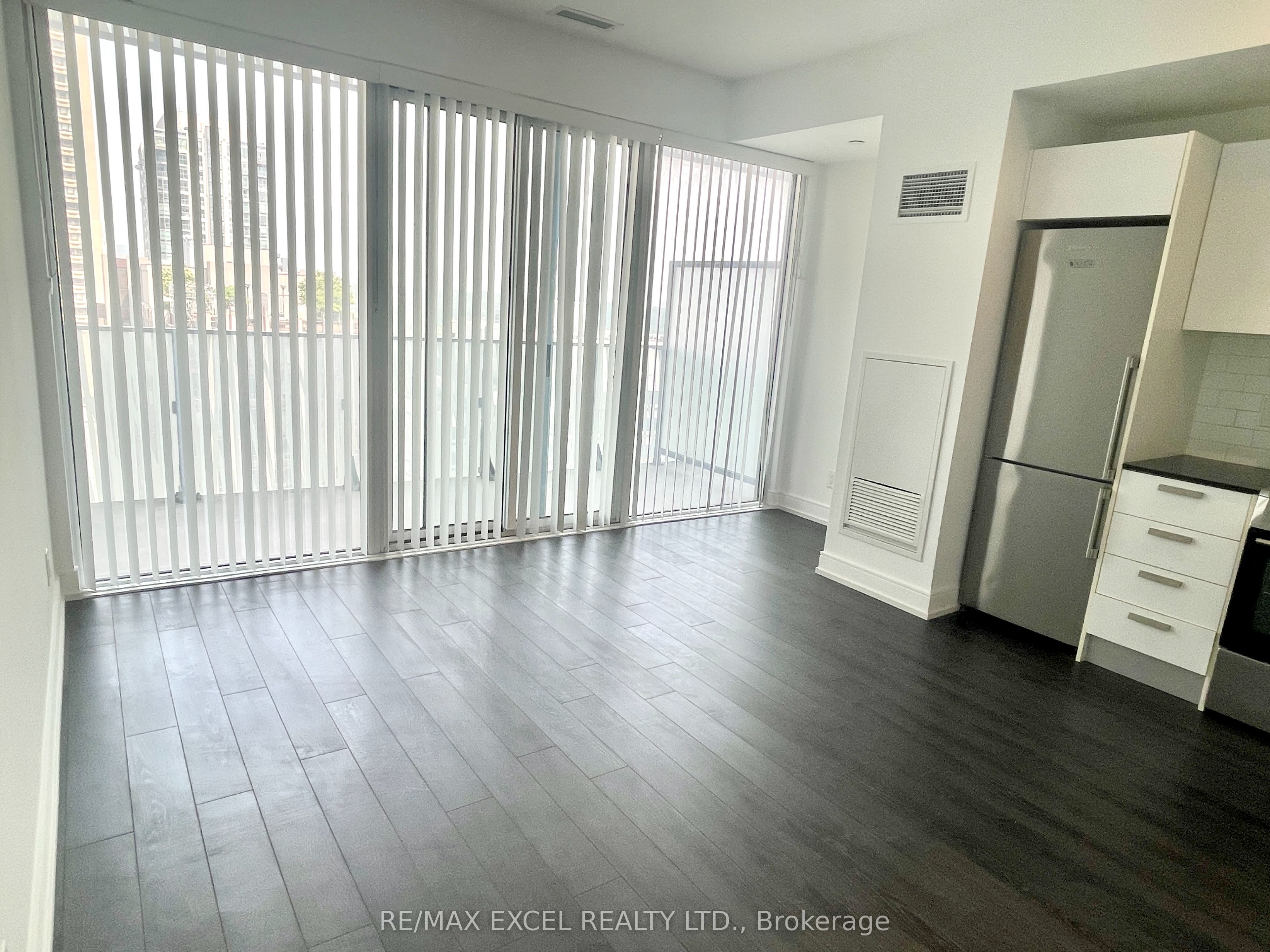 42 Charles Street E 2208, Toronto, ON M4Y 0B7 photo 5