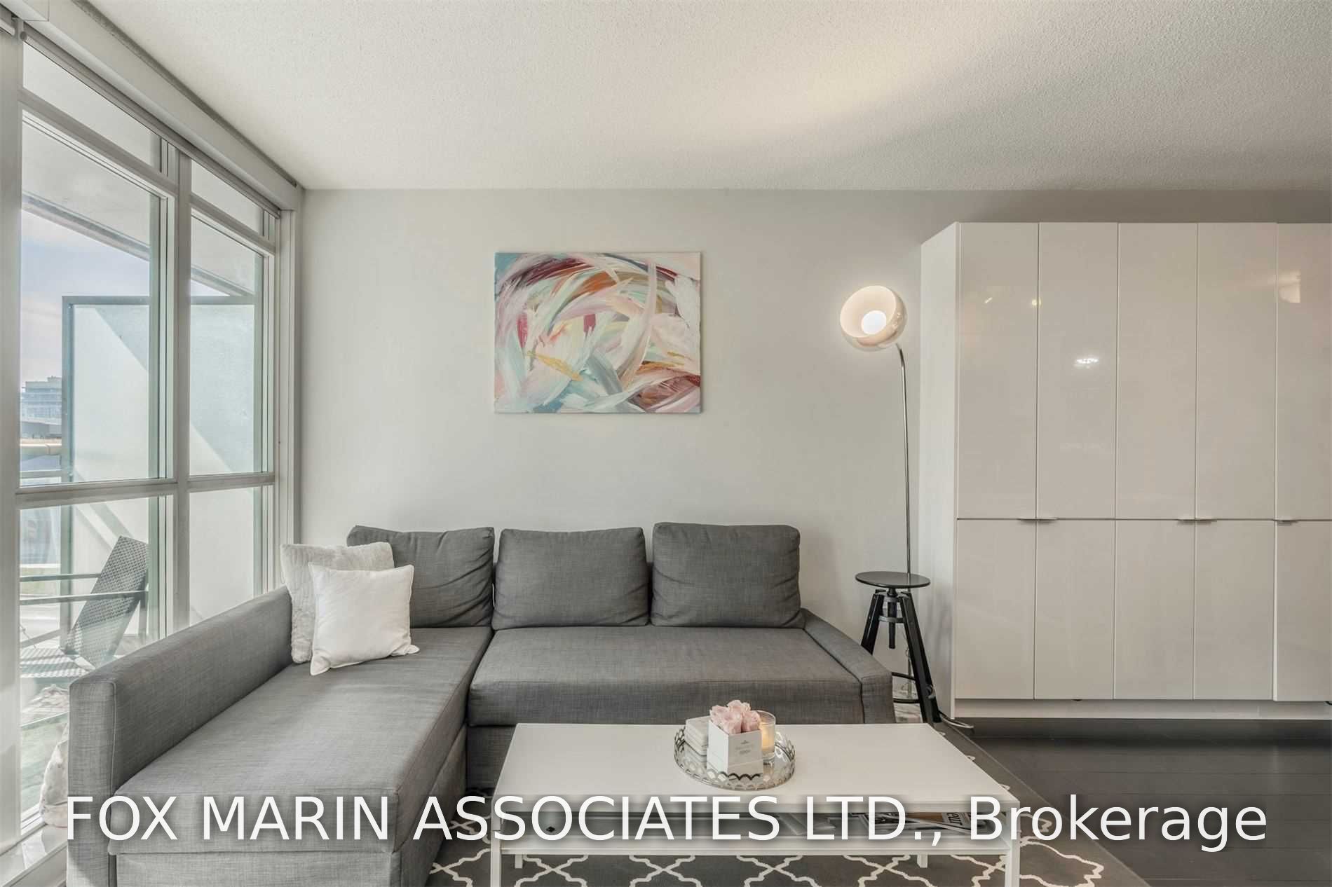 10 Capreol Court 302, Toronto, ON M5V 4B3 photo 3