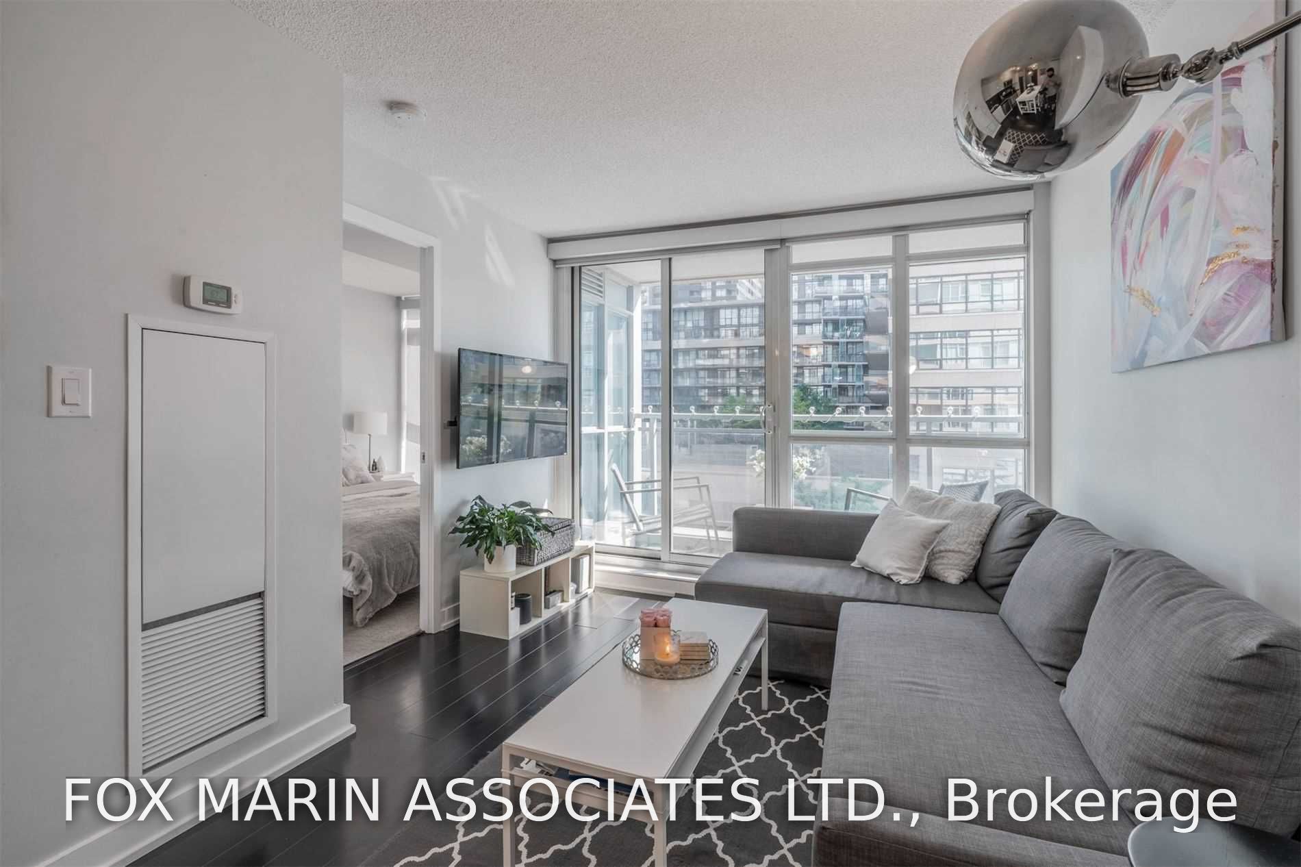 10 Capreol Court 302, Toronto, ON M5V 4B3 photo 4
