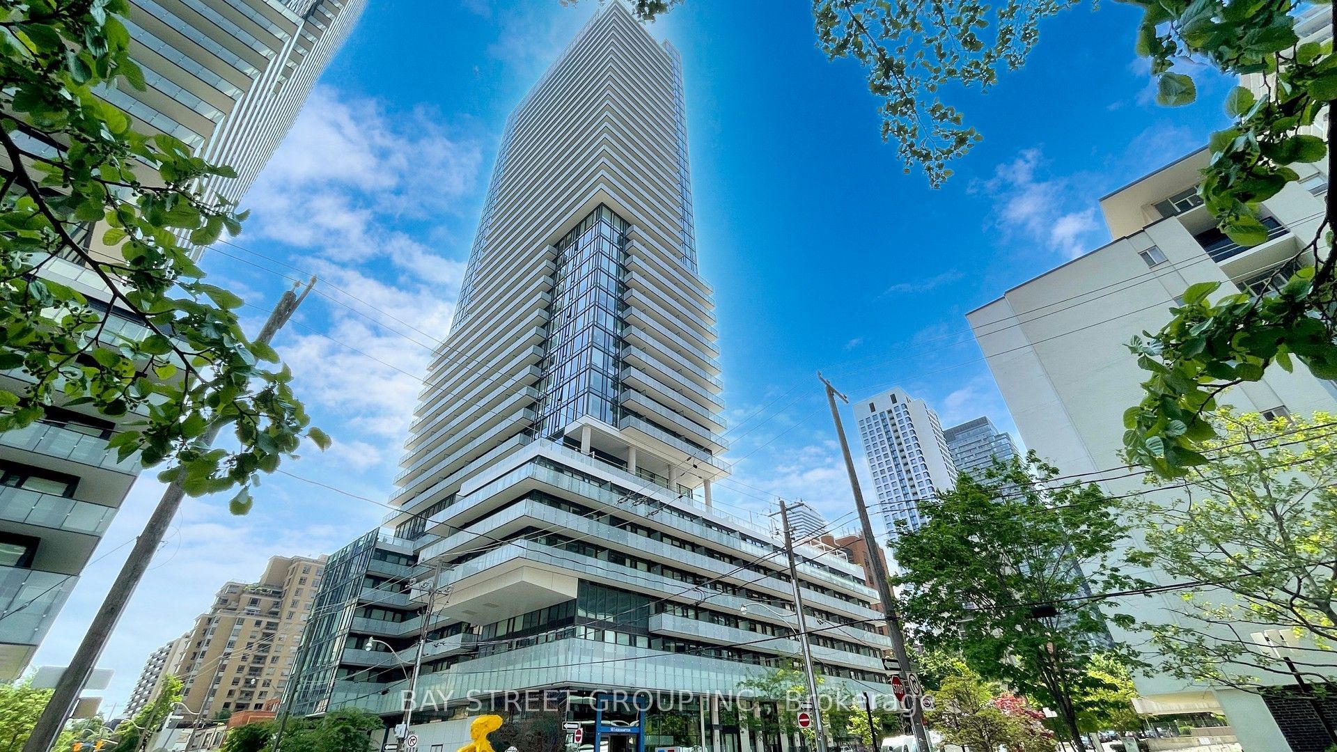 161 Roehampton Avenue 3303, Toronto, ON M4P 0C8 photo 2