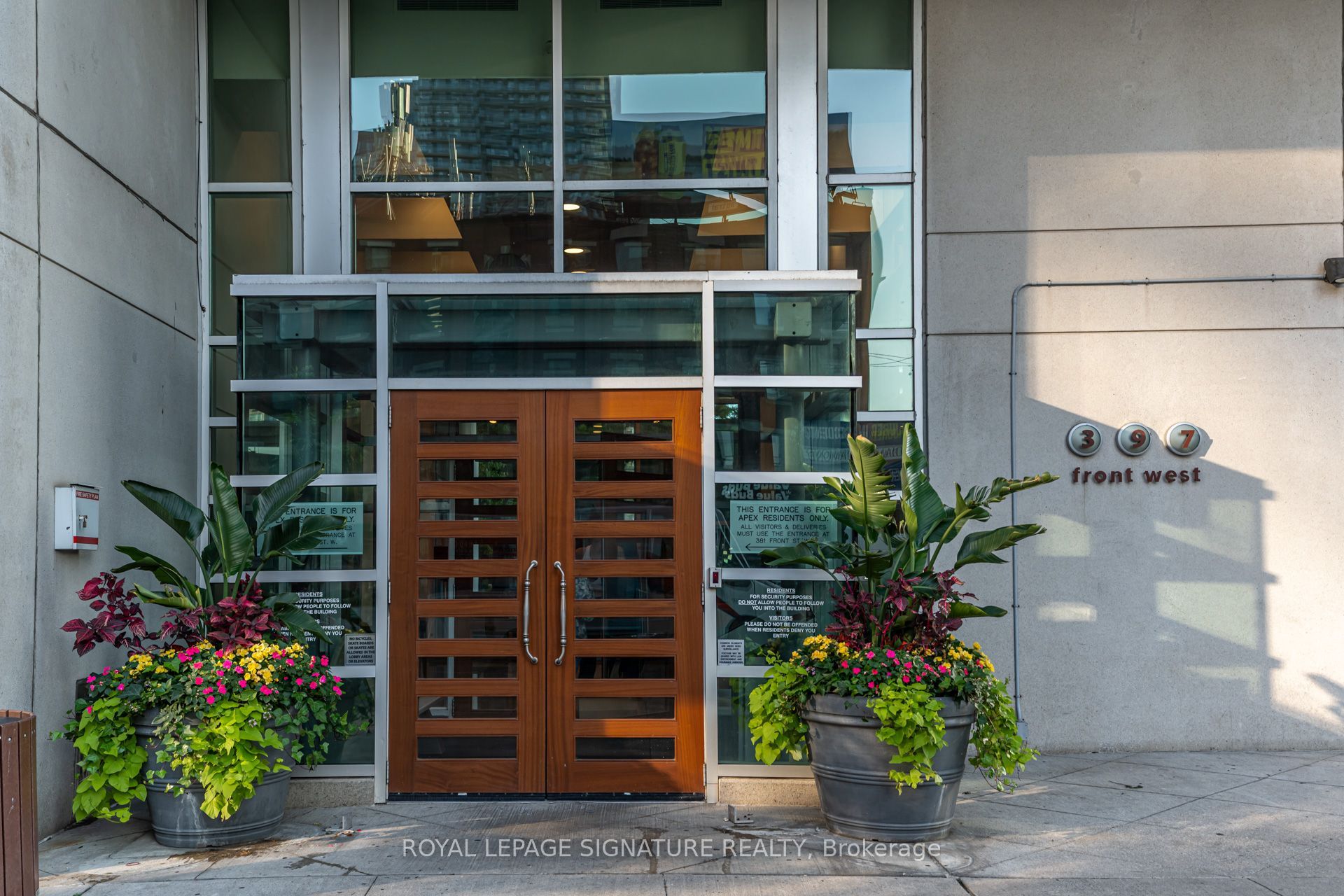 397 Front Street W 3608, Toronto, ON M5V 3S1 photo 3
