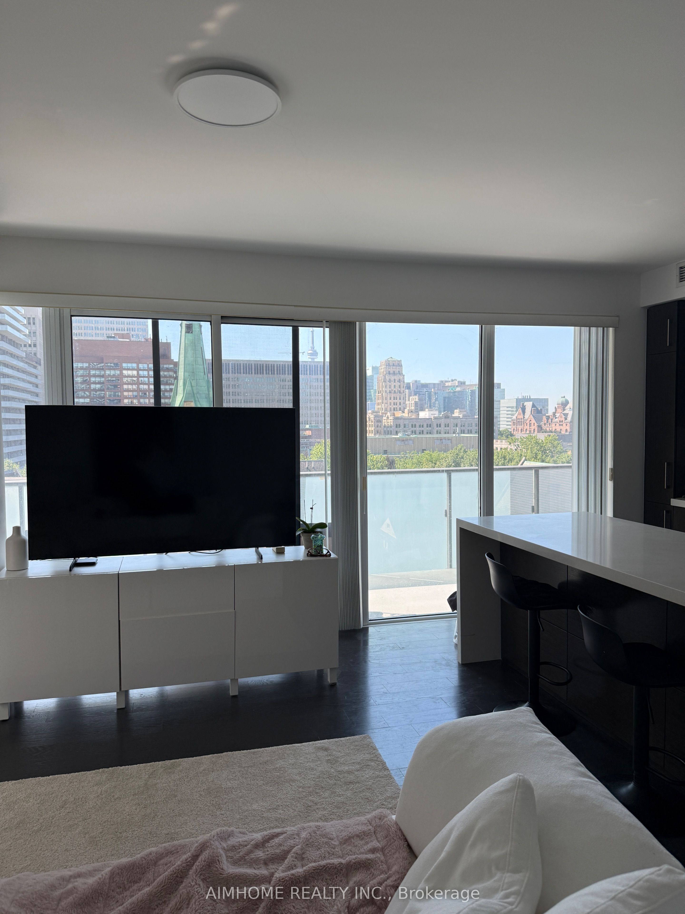 65 St Mary Street 602, Toronto, ON M5S 0A6 photo 5