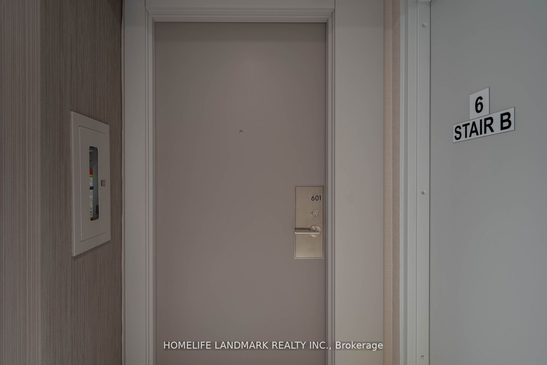8 Widmer Street 601, Toronto, ON M5V 0W6 photo 2