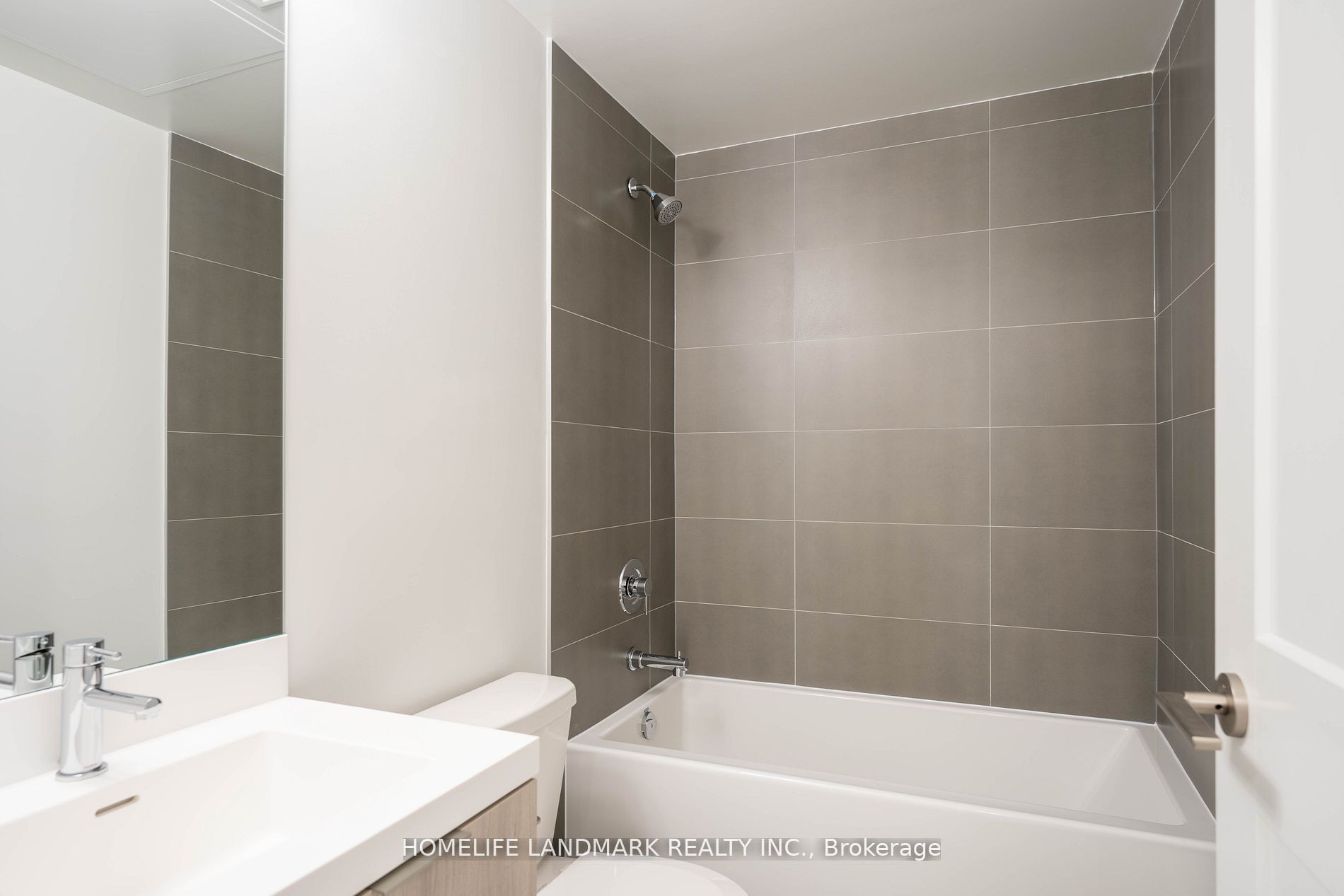 8 Widmer Street 601, Toronto, ON M5V 0W6 photo 5