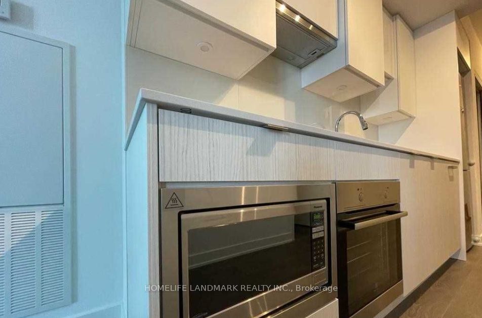 99 Broadway Avenue 1205, Toronto, ON M4P 0E3 photo 3