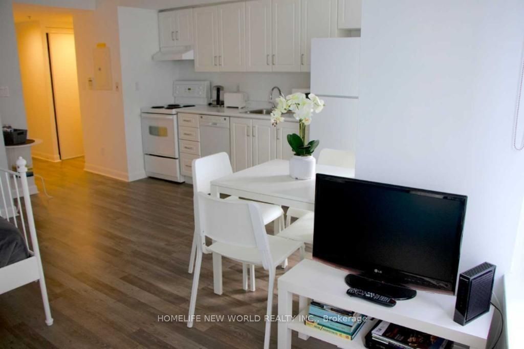 210 Victoria Street 909, Toronto, ON M5B 2R3