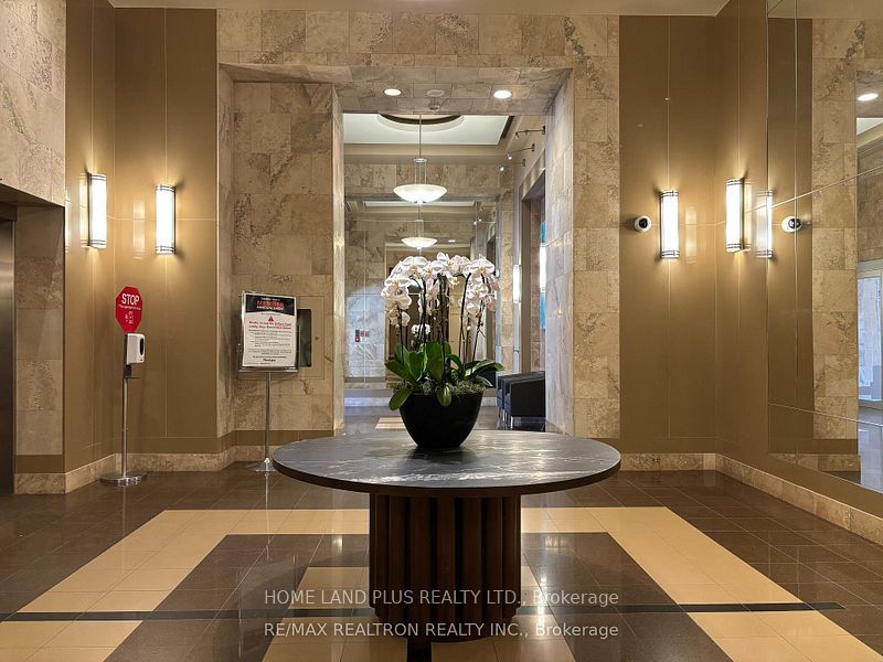 8 Park Road 3011, Toronto, ON M4W 3S5 photo 3