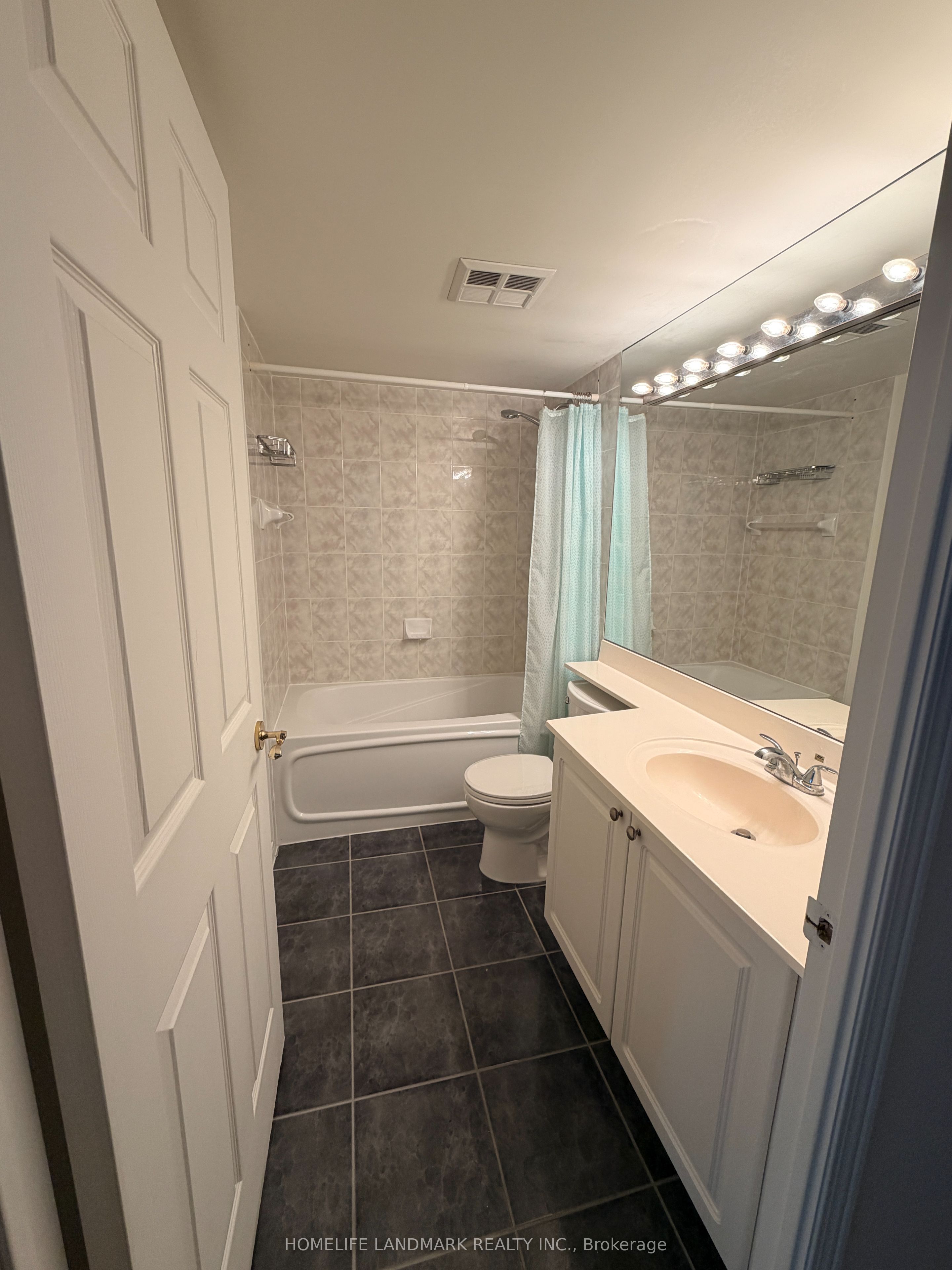 887 BAY Street 902, Toronto, ON M5S 3K4 photo 4