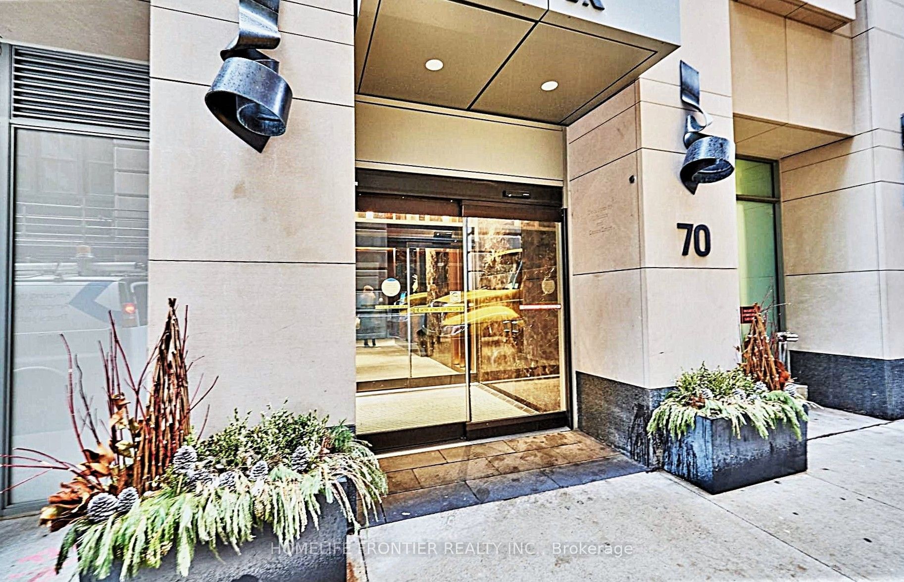70 Temperance Street 607, Toronto, ON M5H 4E8 photo 2