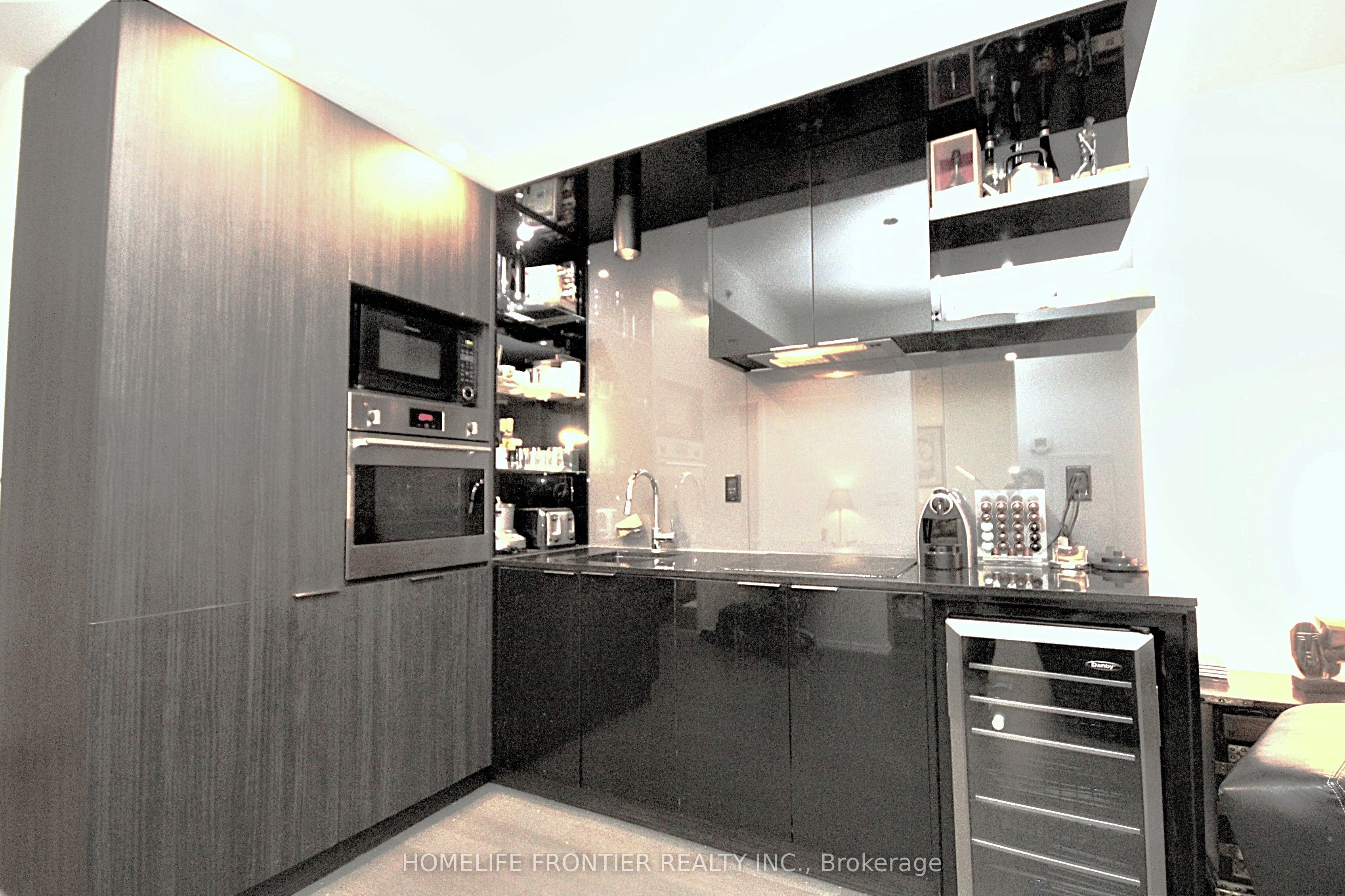 70 Temperance Street 607, Toronto, ON M5H 4E8 photo 4