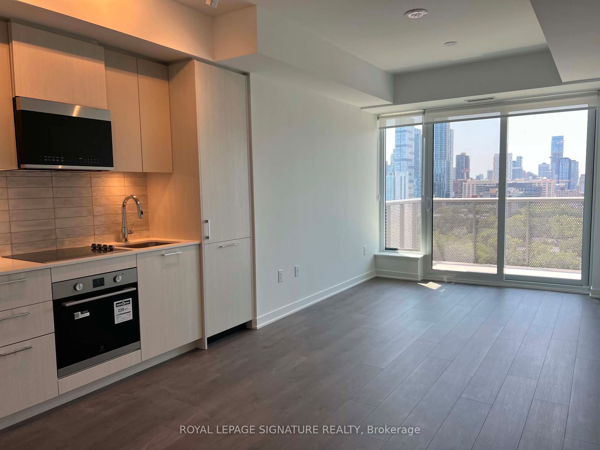 10 Oak Street 1407, Toronto, ON M5A 0Z1 photo 3