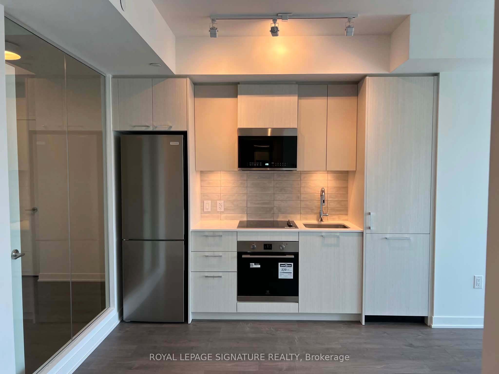 10 Oak Street 1407, Toronto, ON M5A 0Z1 photo 4