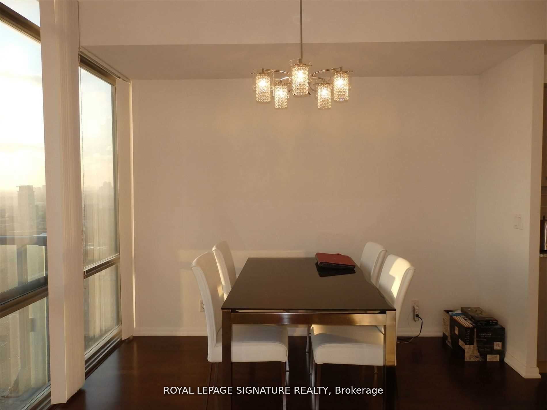 832 Bay Street 2301, Toronto, ON M5S 1Z6 photo 4