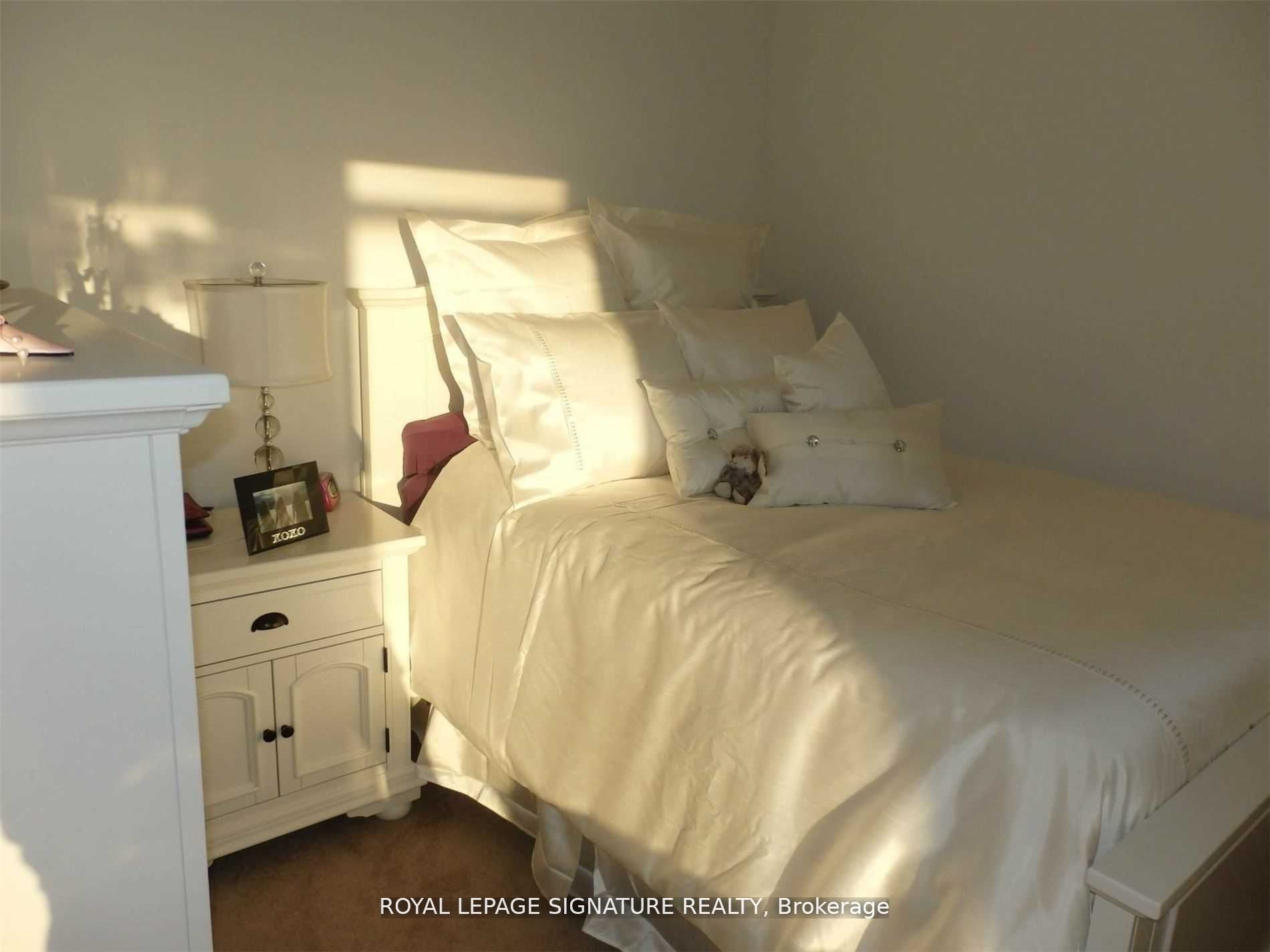 832 Bay Street 2301, Toronto, ON M5S 1Z6 photo 5