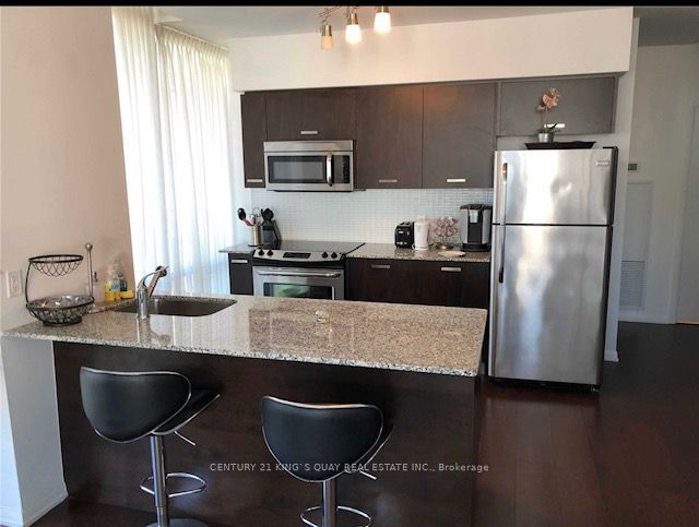 832 Bay Street 3005, Toronto, ON M5S 1Z6 photo 2