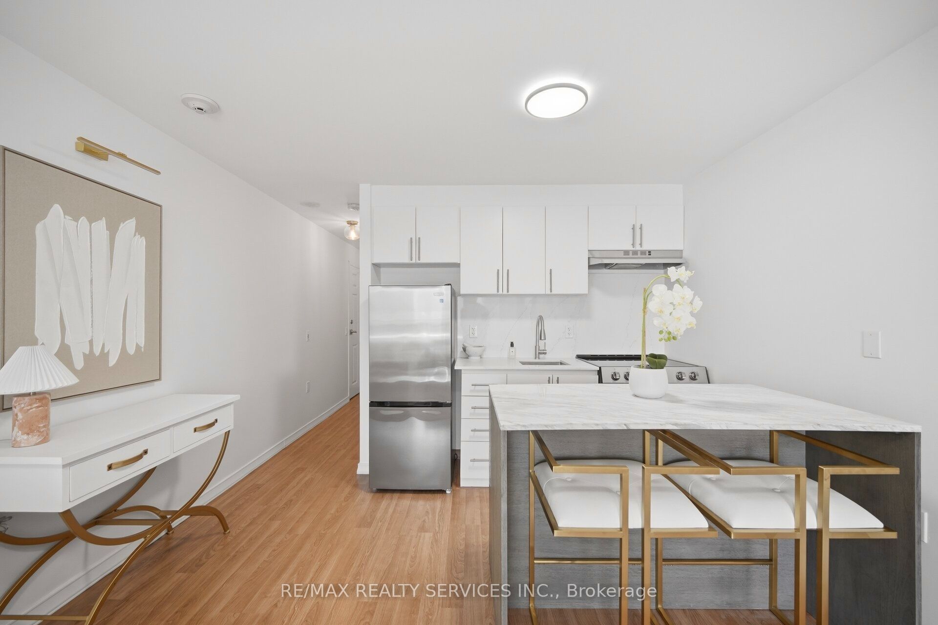 15 Maplewood Avenue 310, Toronto, ON M6C 4B4 photo 4
