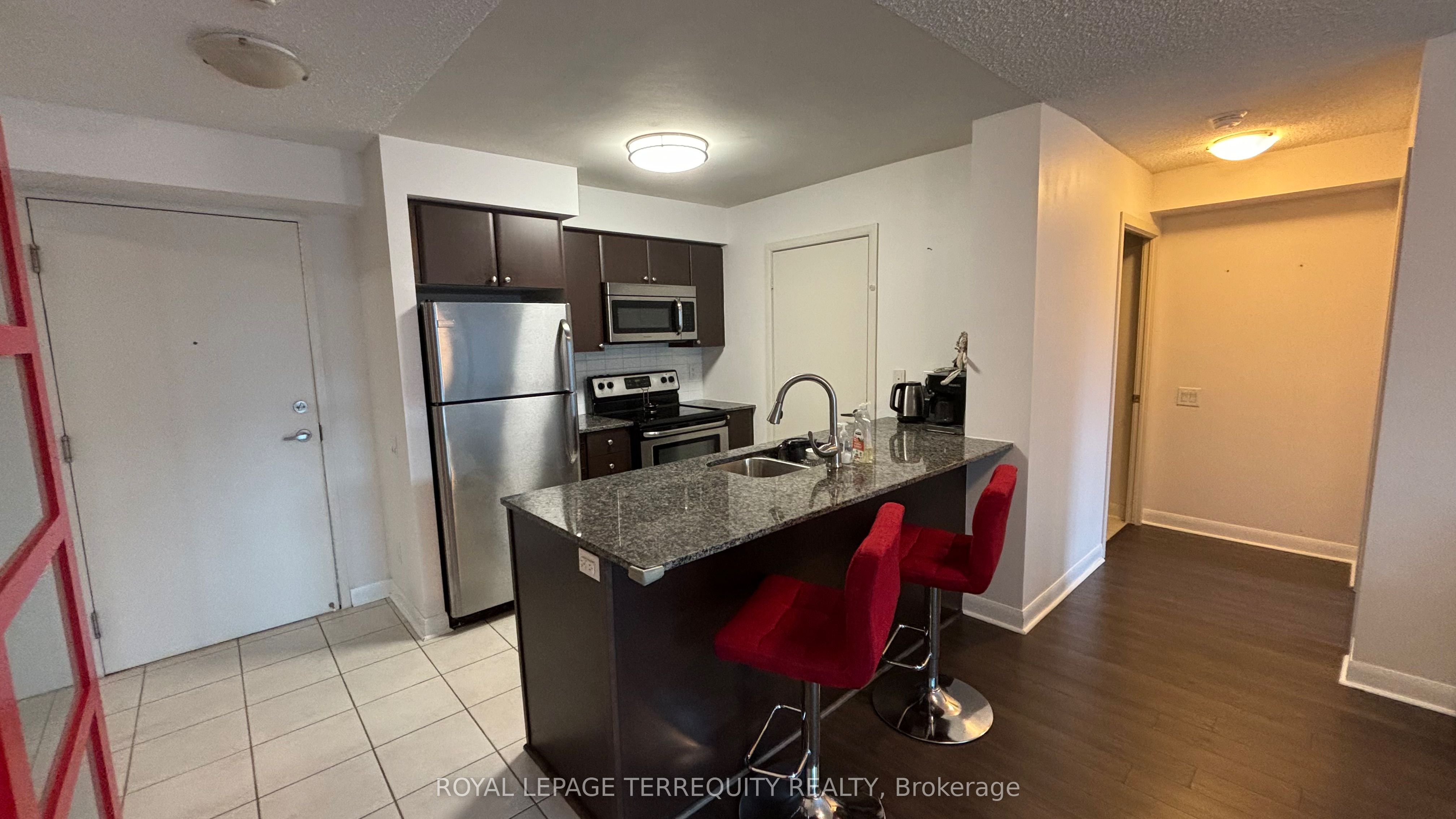 525 Wilson Avenue 835, Toronto, ON M3H 0A7 photo 2