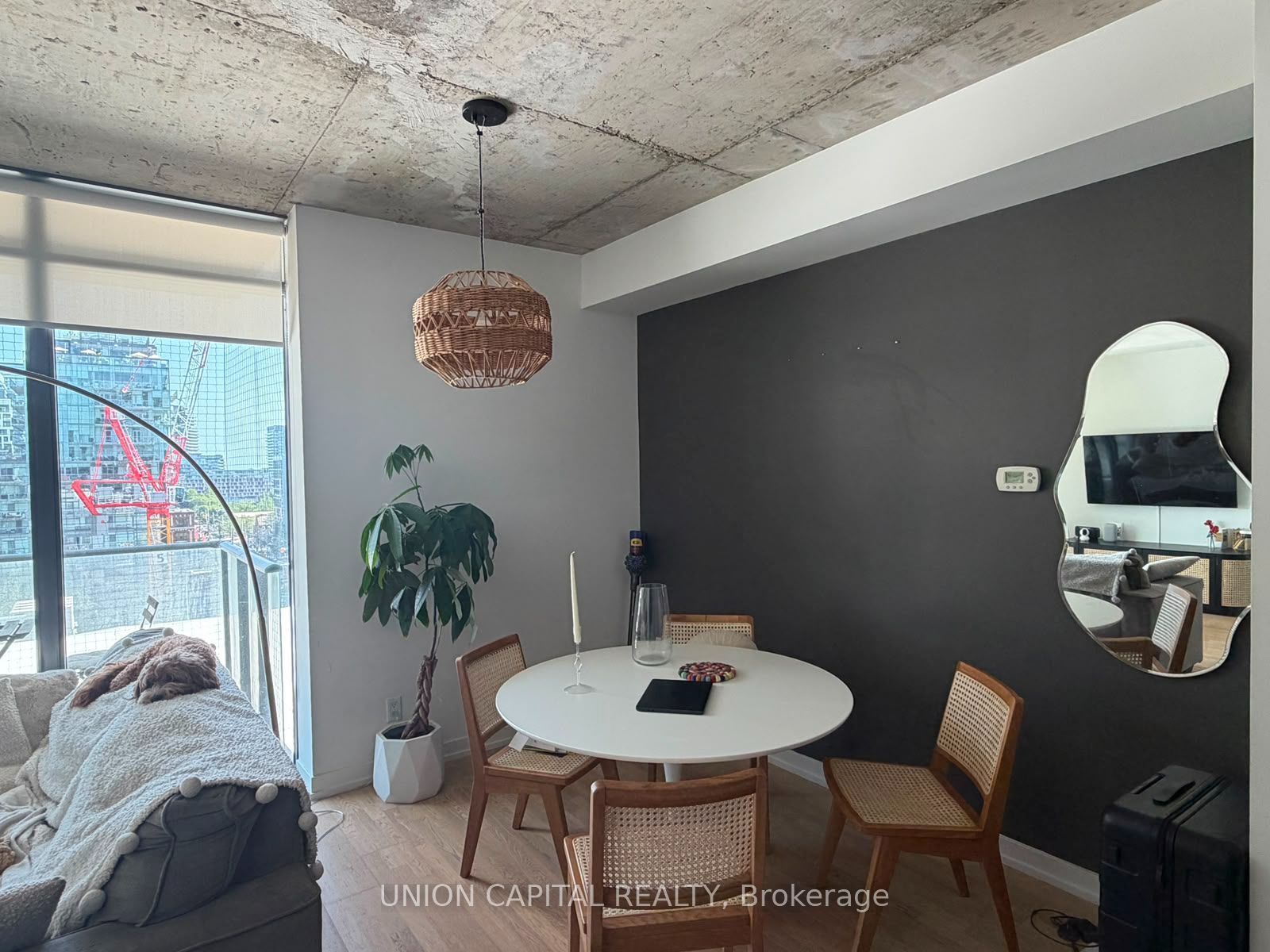 95 Bathurst Street 818, Toronto, ON M5V 0S7 photo 2