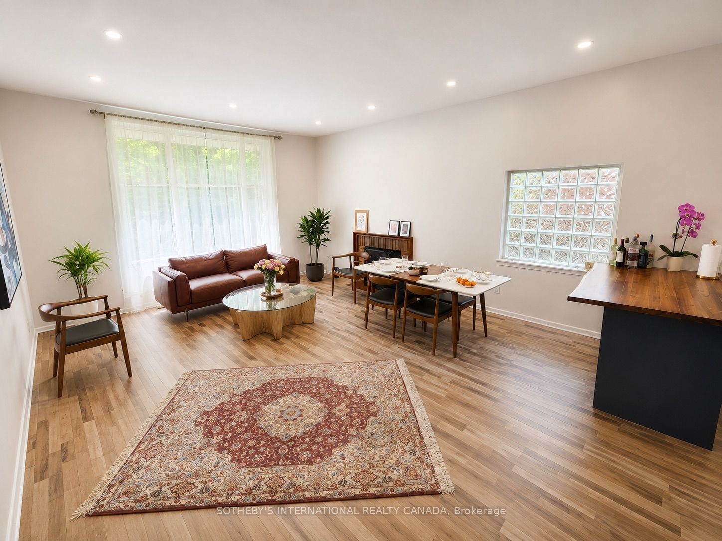 10 Ternhill Crescent, Toronto, ON M3C 2E5 photo 2