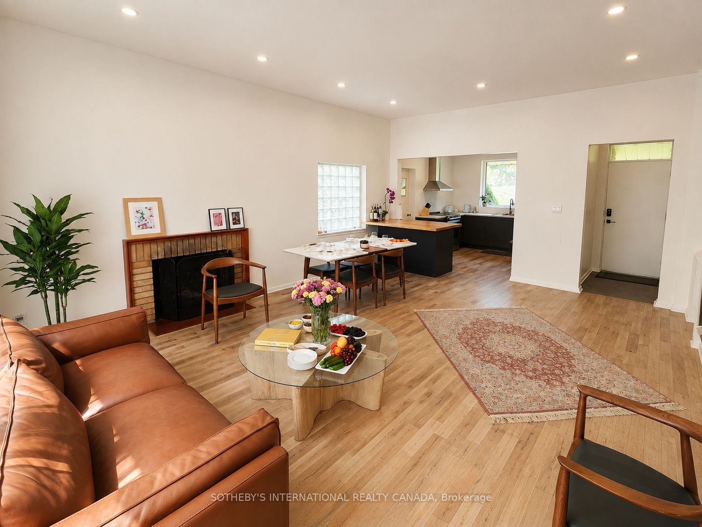 10 Ternhill Crescent, Toronto, ON M3C 2E5 photo 3