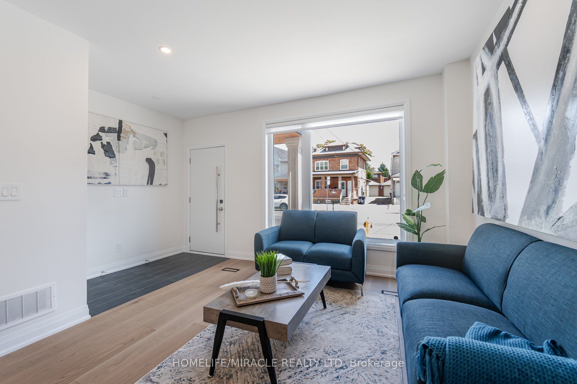 388 Oakwood Avenue, Toronto, ON M6E 2W3 photo 4