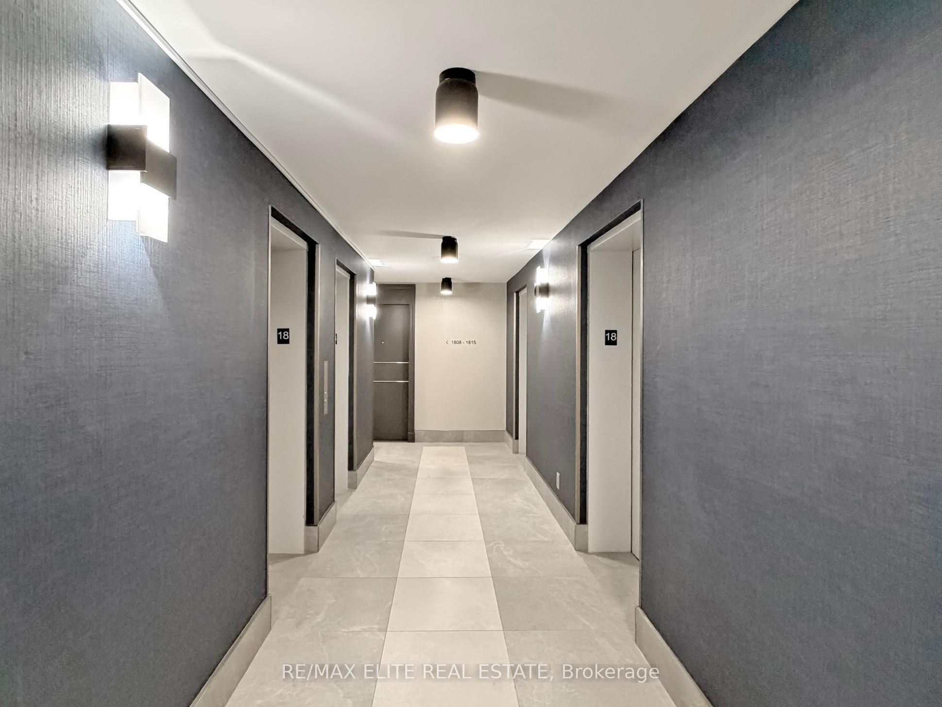 30 Grand Trunk Crescent 1806, Toronto, ON M5J 3A4 photo 3