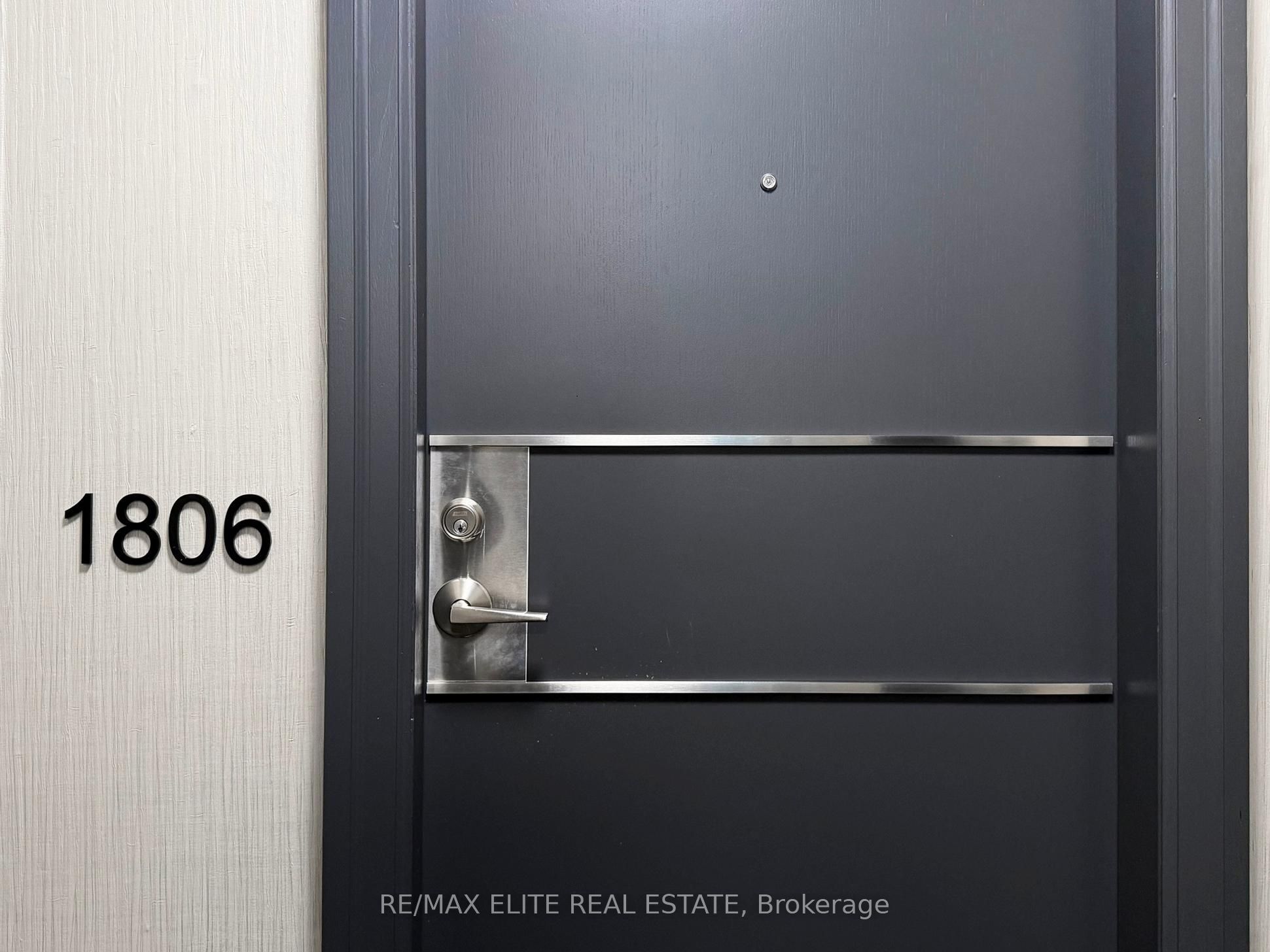 30 Grand Trunk Crescent 1806, Toronto, ON M5J 3A4 photo 5