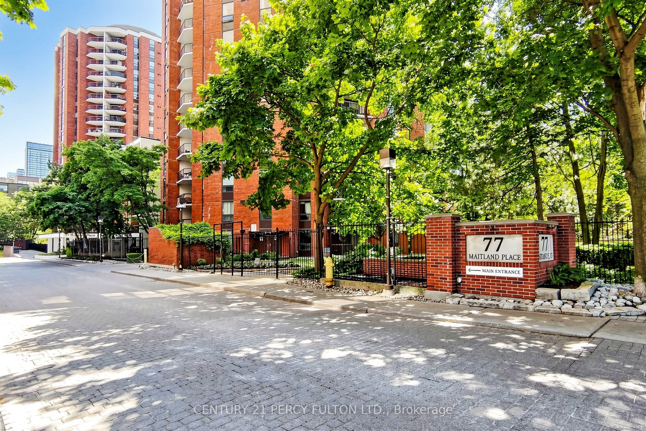 77 Maitland Place 224, Toronto, ON M4Y 2V6 photo 3