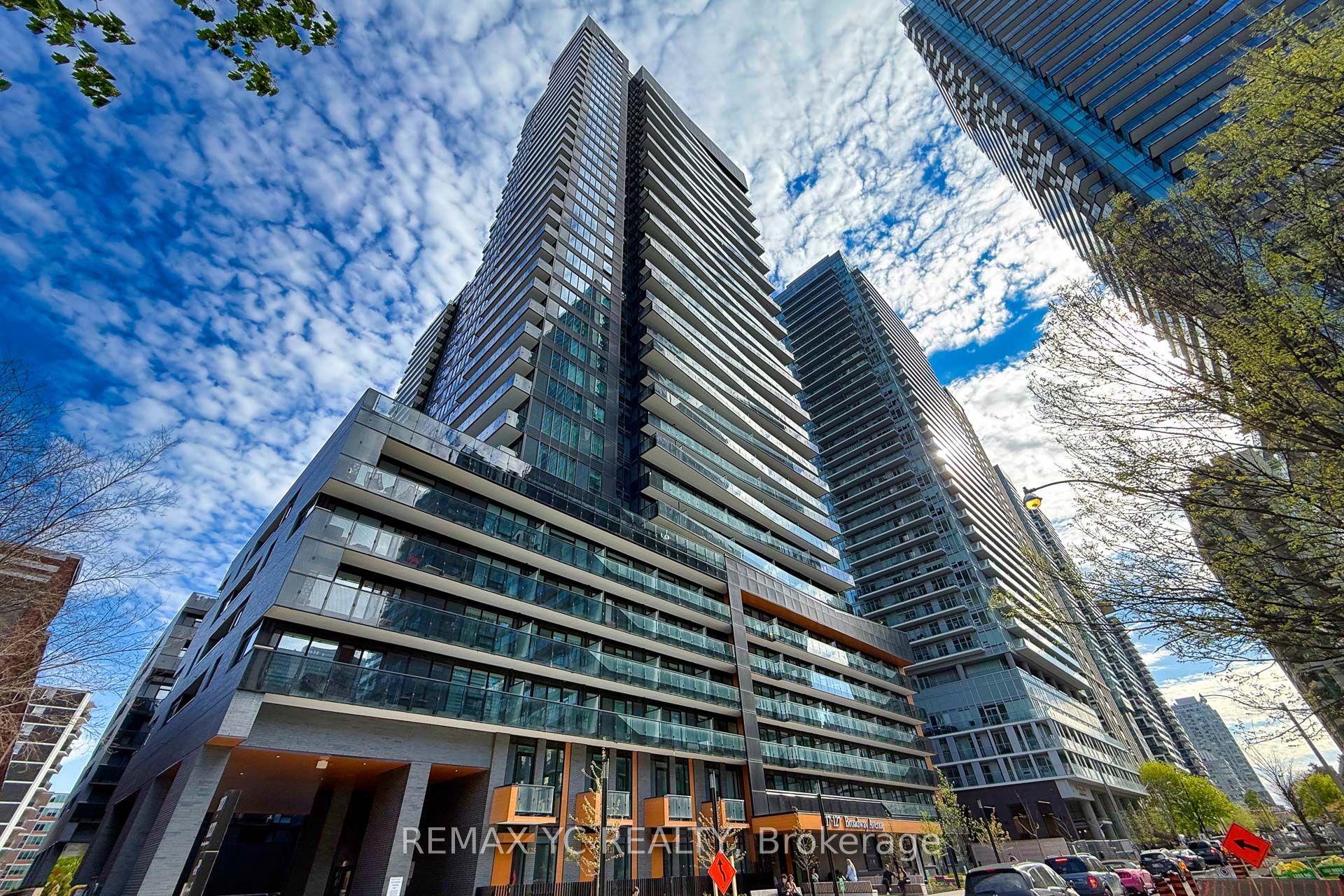 117 Broadway Avenue 703, Toronto, ON M4P 1V3